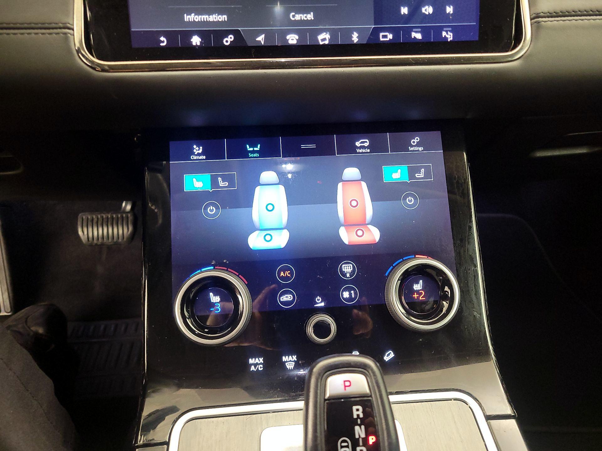Thumbnail: 2020 Land Rover Range Rover Evoque - 16