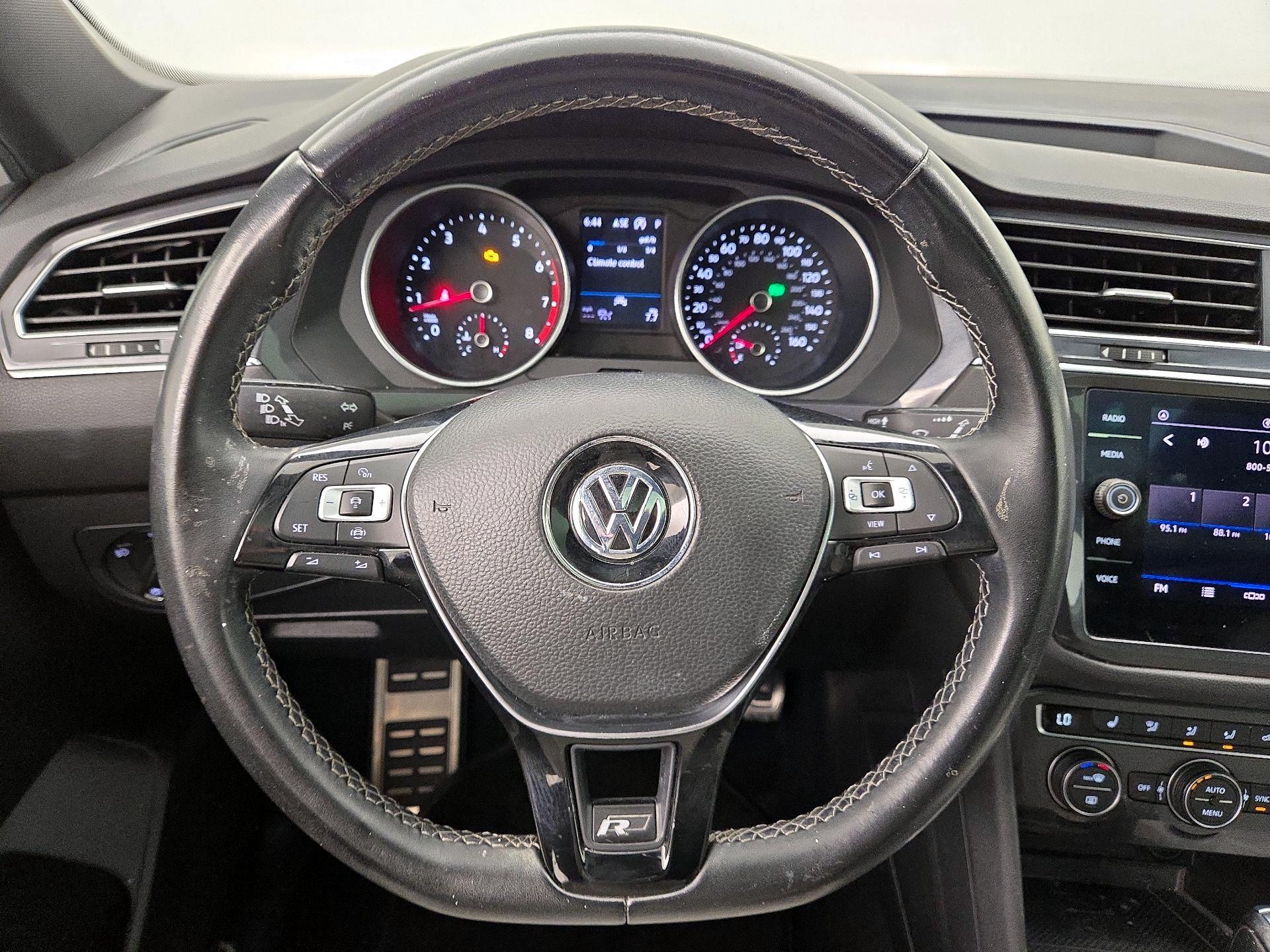 Thumbnail: 2021 Volkswagen Tiguan - 10
