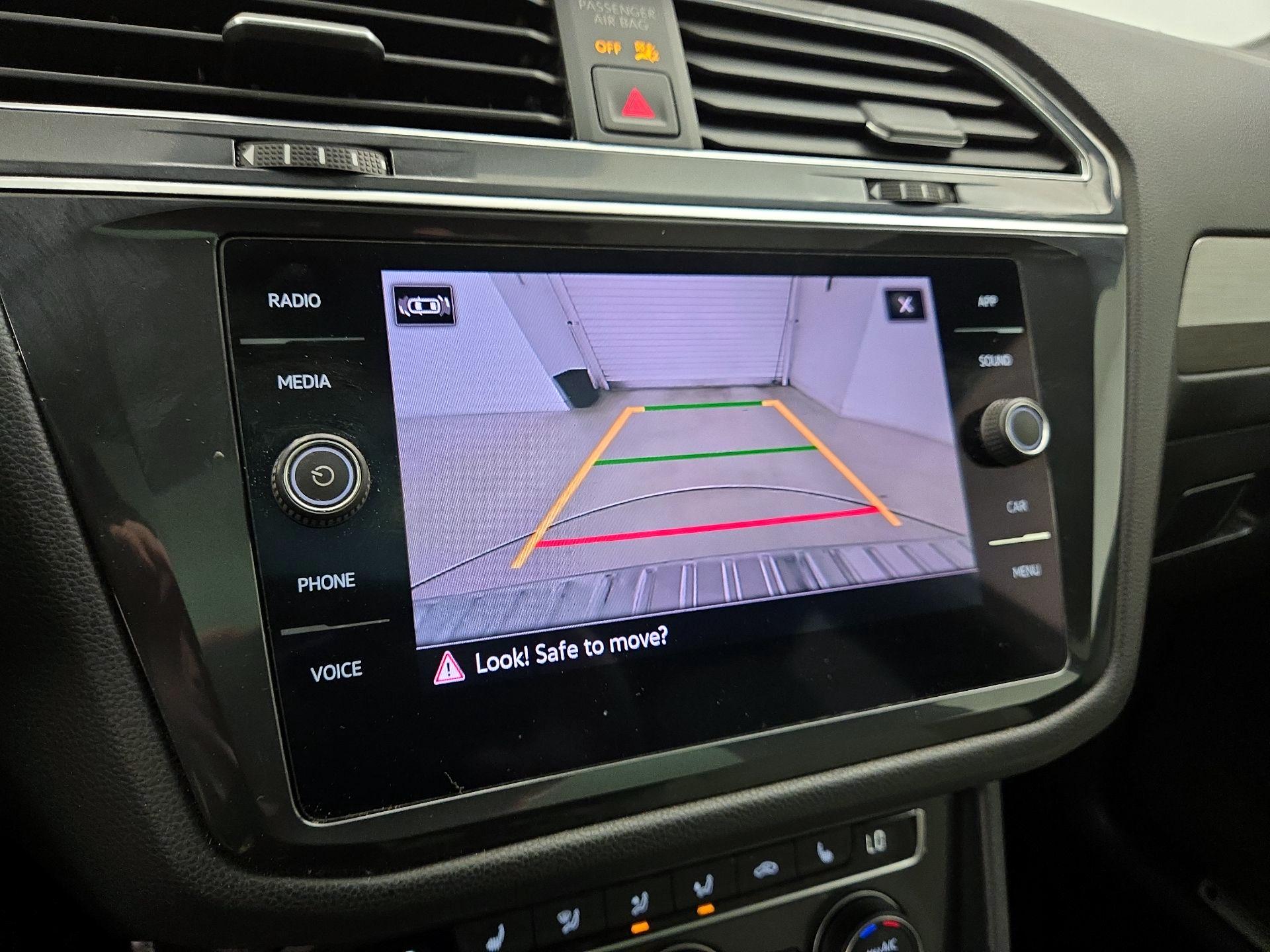 Thumbnail: 2021 Volkswagen Tiguan - 14