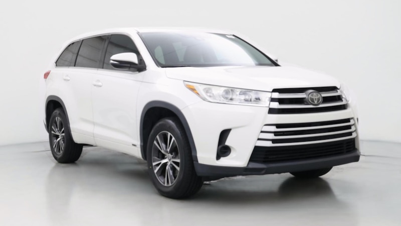 2017 Toyota Highlander LE Hero Image