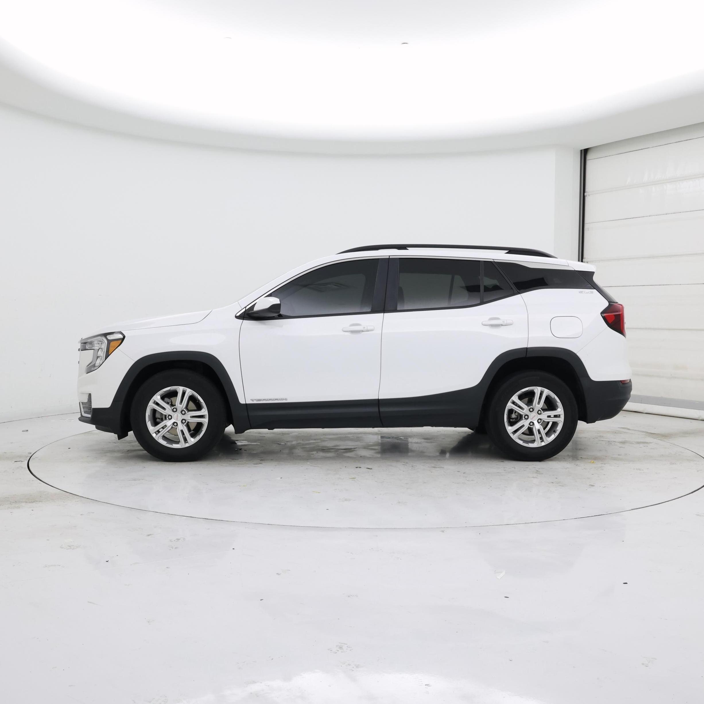 Thumbnail: 2022 GMC Terrain - 3