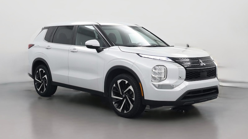 2022 Mitsubishi Outlander ES Hero Image
