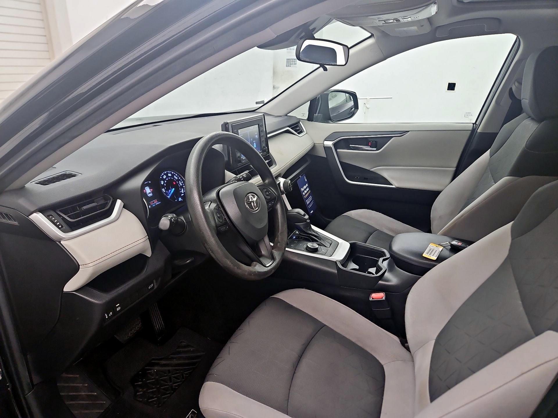Thumbnail: 2021 Toyota RAV4 - 9