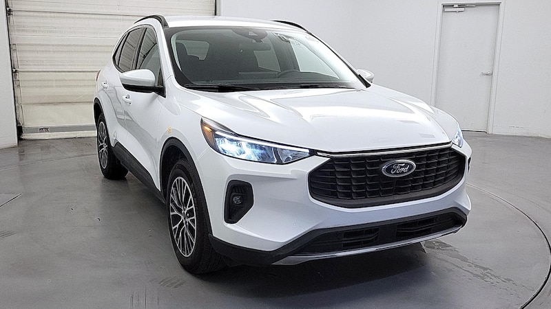 2023 Ford Escape Plug-in Hybrid Hero Image
