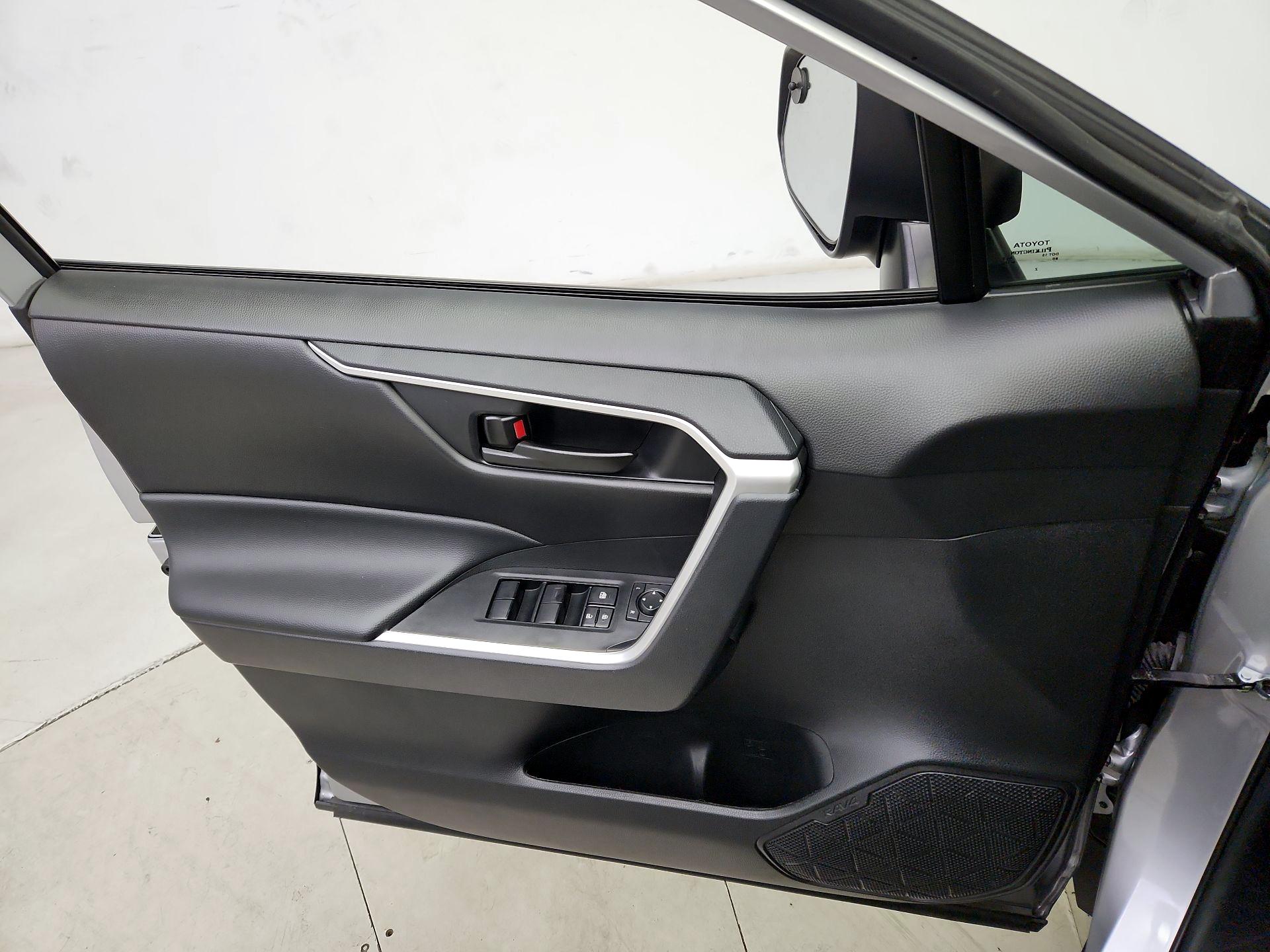 Thumbnail: 2024 Toyota RAV4 - 12