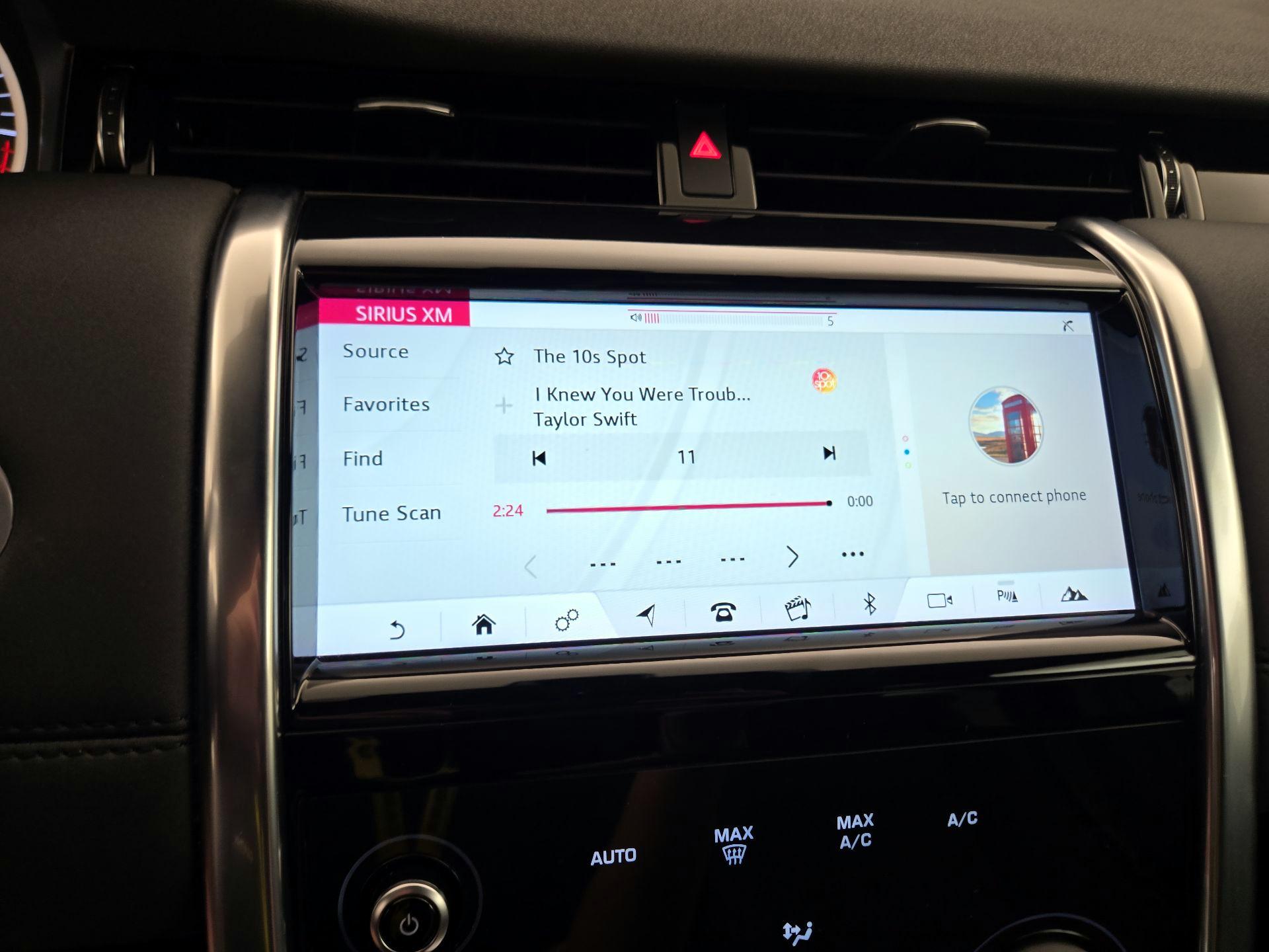 Thumbnail: 2020 Land Rover Discovery Sport - 15