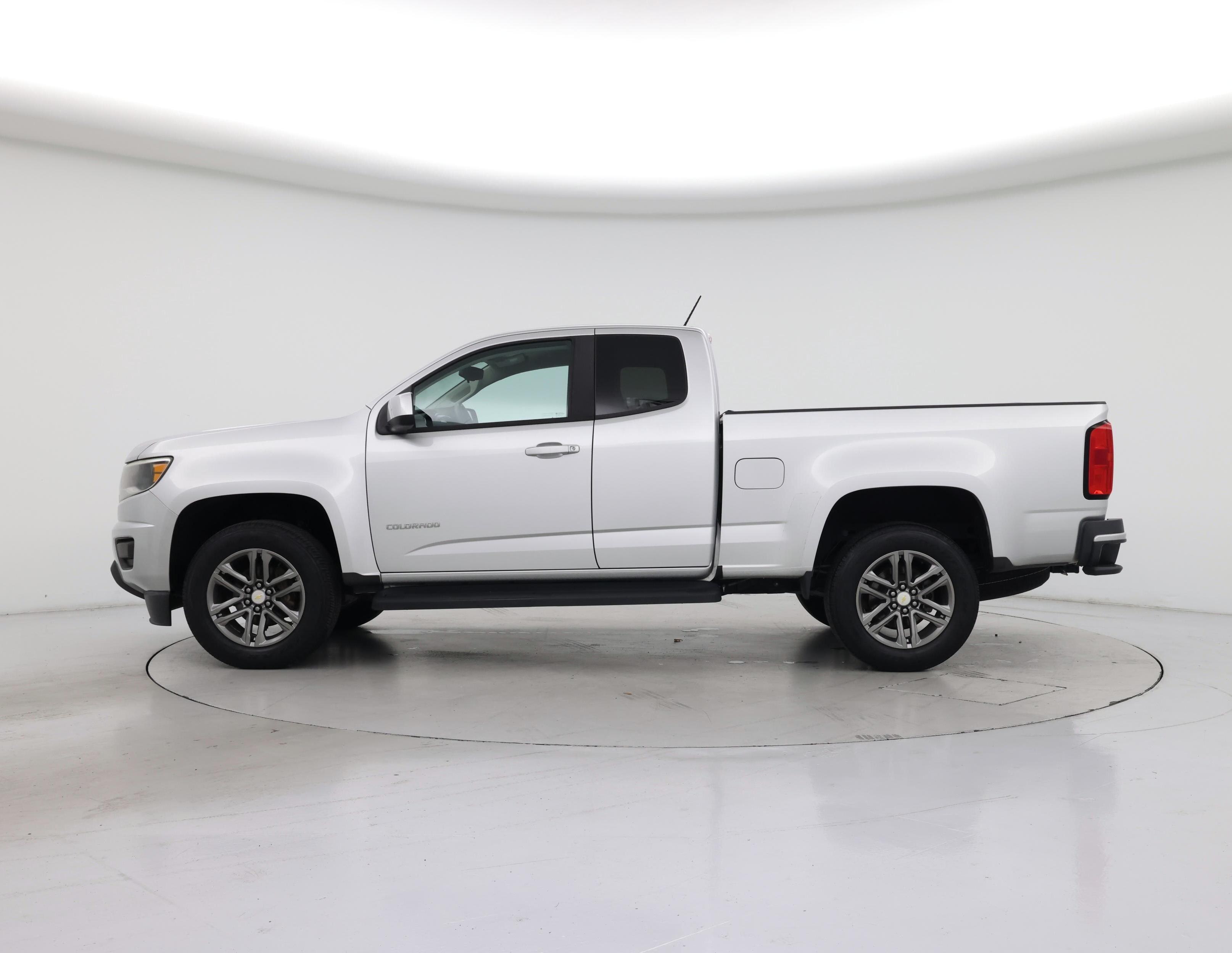 Thumbnail: 2019 Chevrolet Colorado - 3