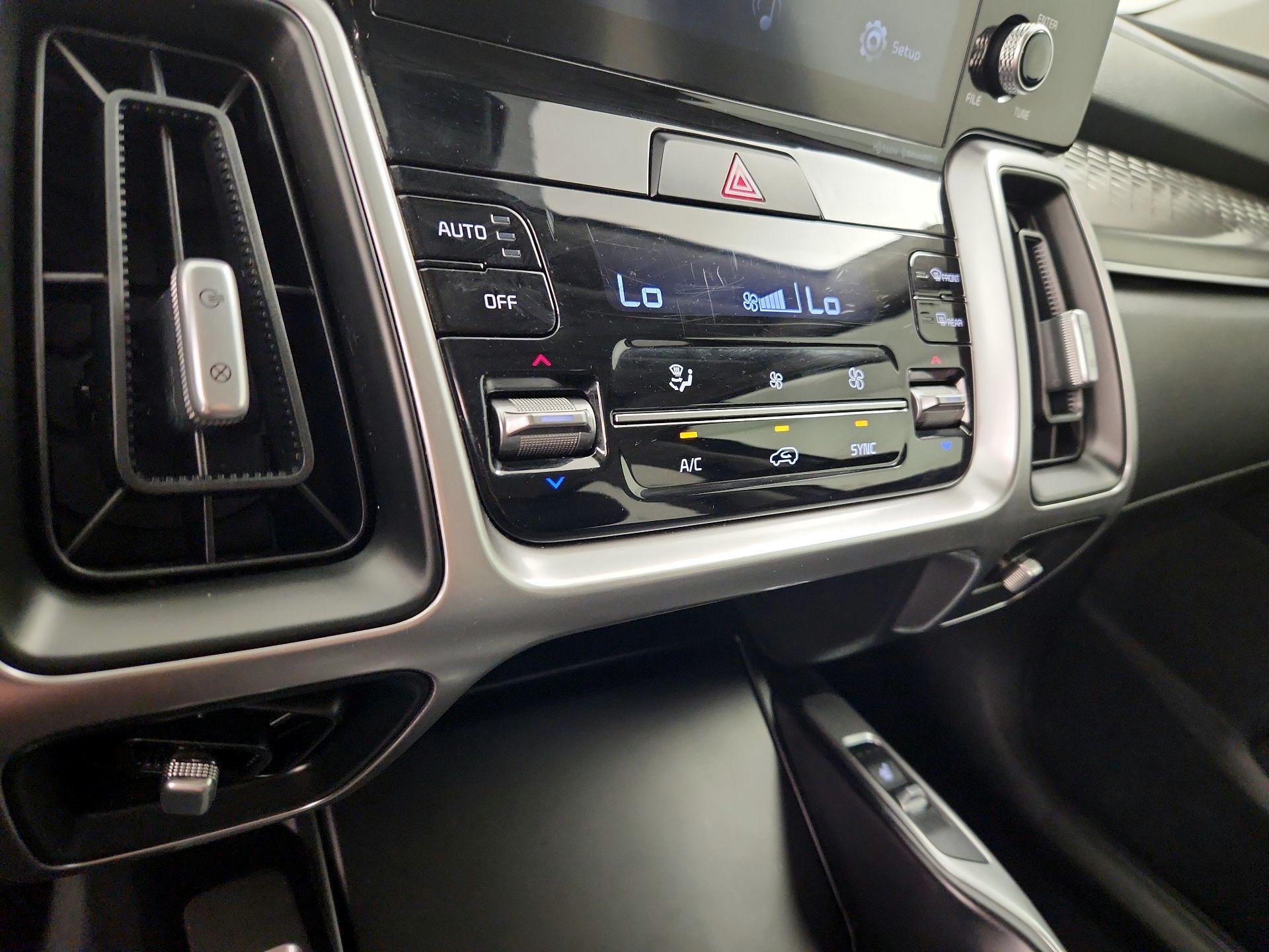Thumbnail: 2021 Kia Sorento - 16