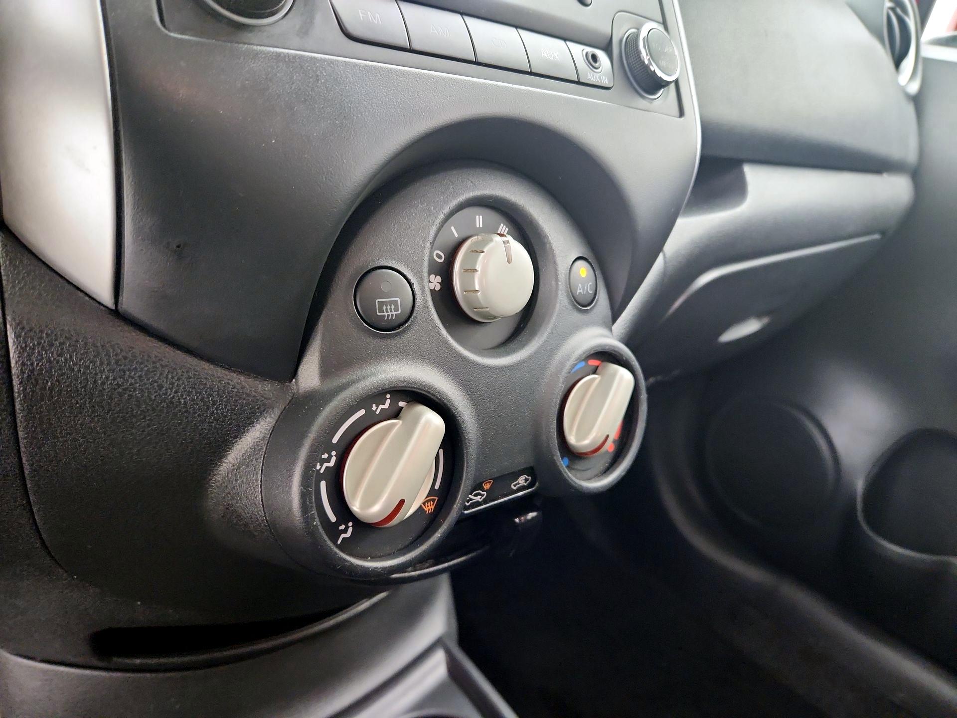 Thumbnail: 2014 Nissan Versa Note - 15