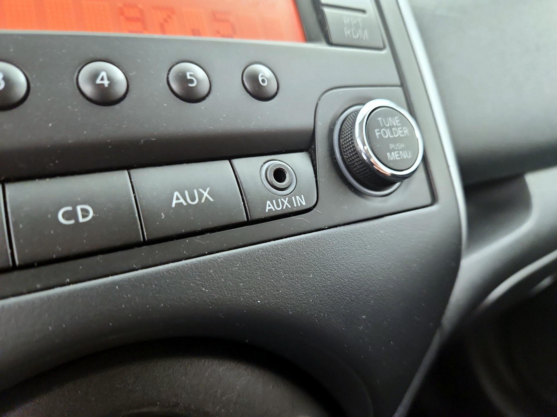 Thumbnail: 2014 Nissan Versa Note - 17