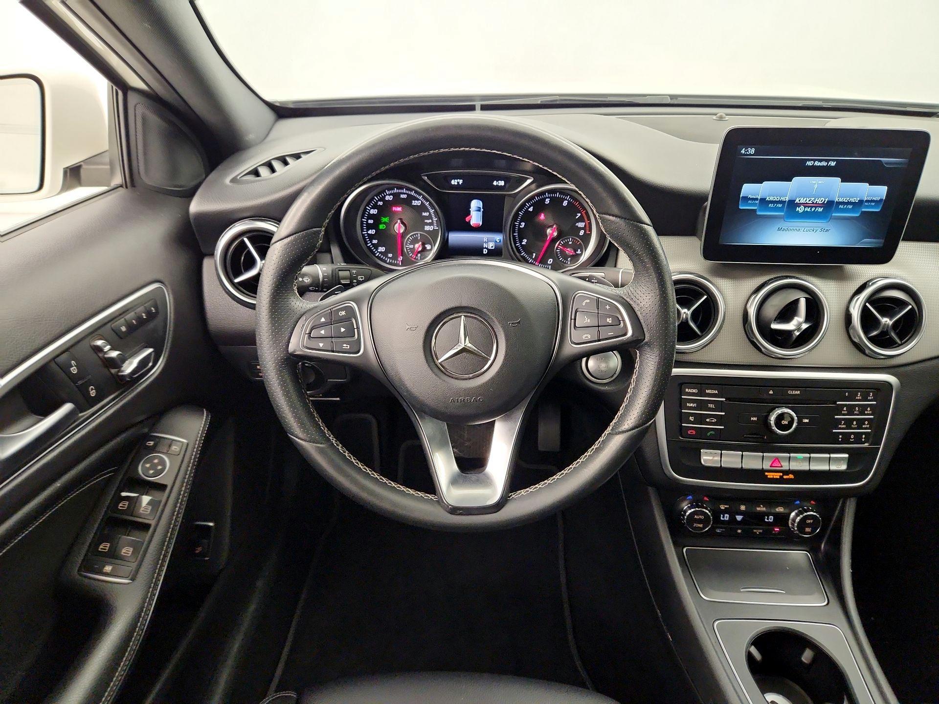Thumbnail: 2018 Mercedes-Benz GLA - 10