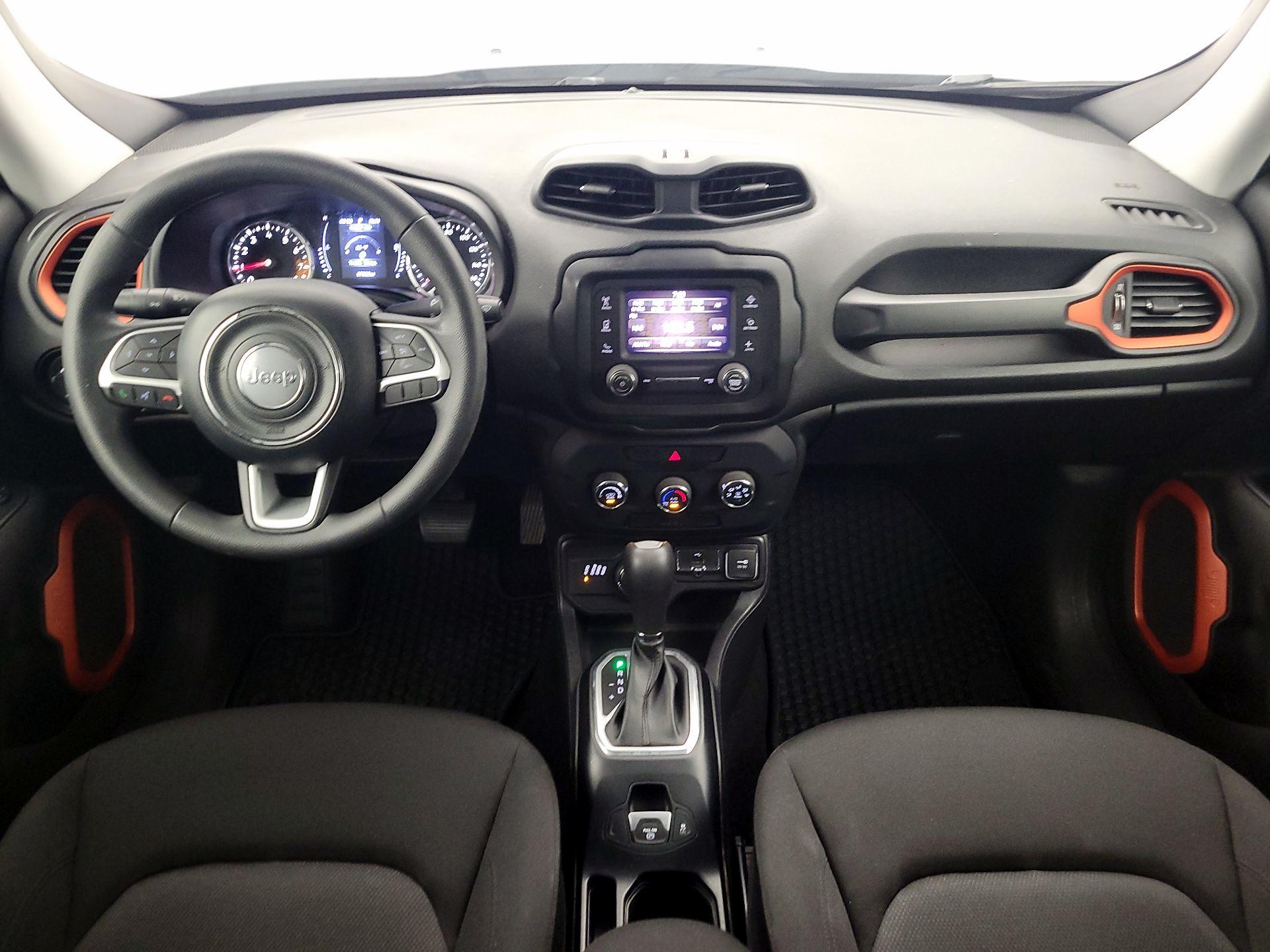 Thumbnail: 2018 Jeep Renegade - 9