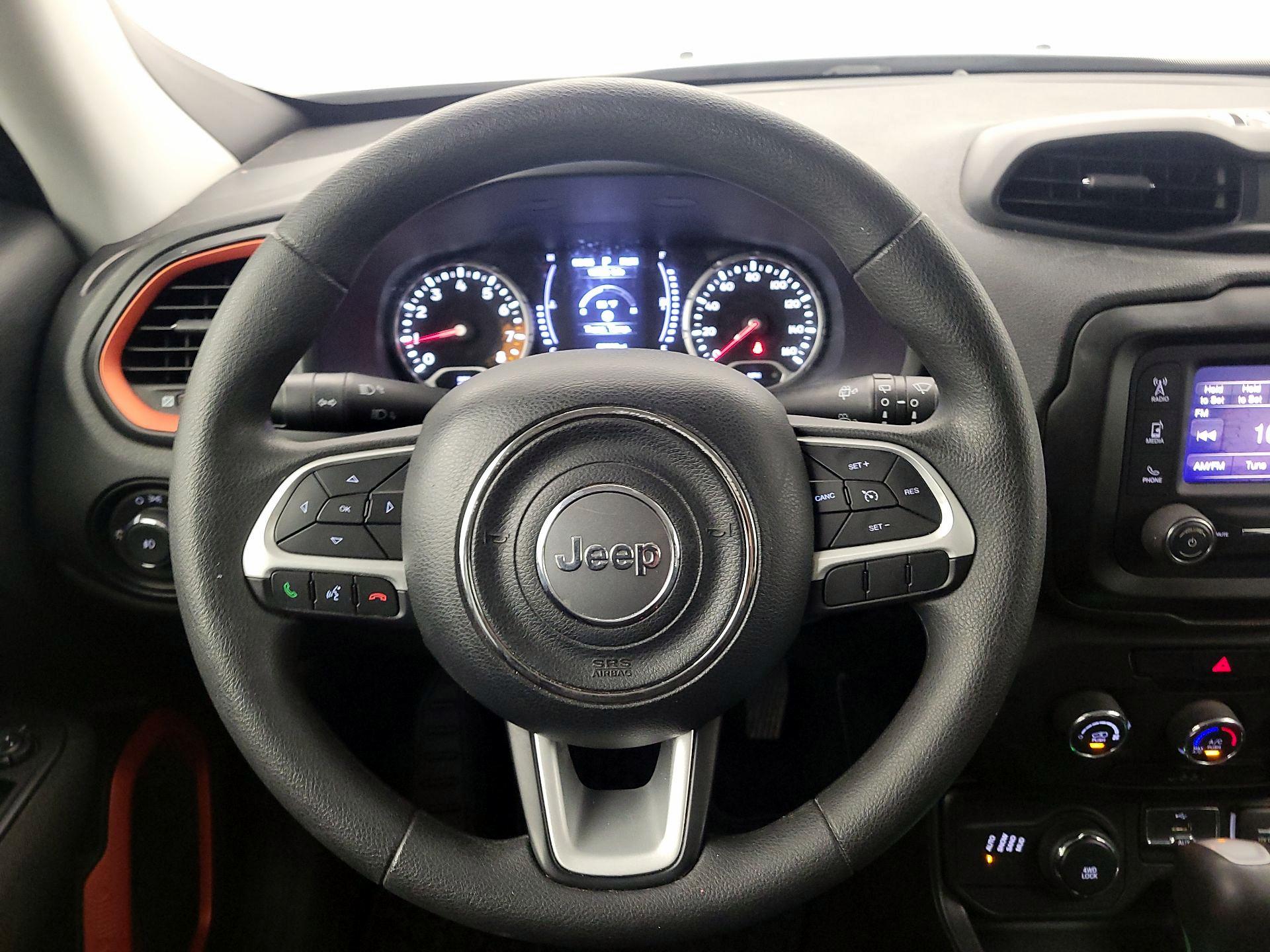 Thumbnail: 2018 Jeep Renegade - 10