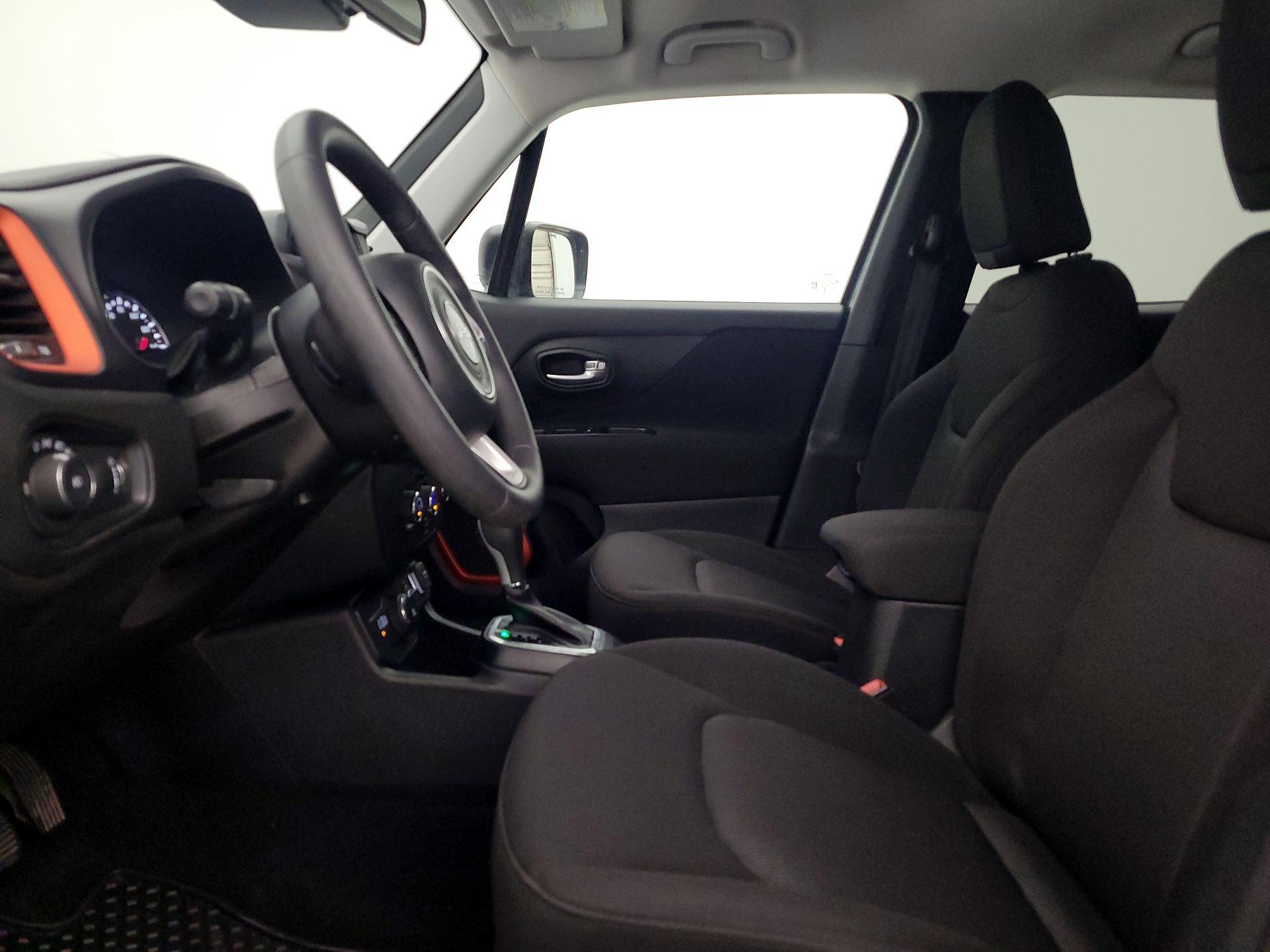 Thumbnail: 2018 Jeep Renegade - 11