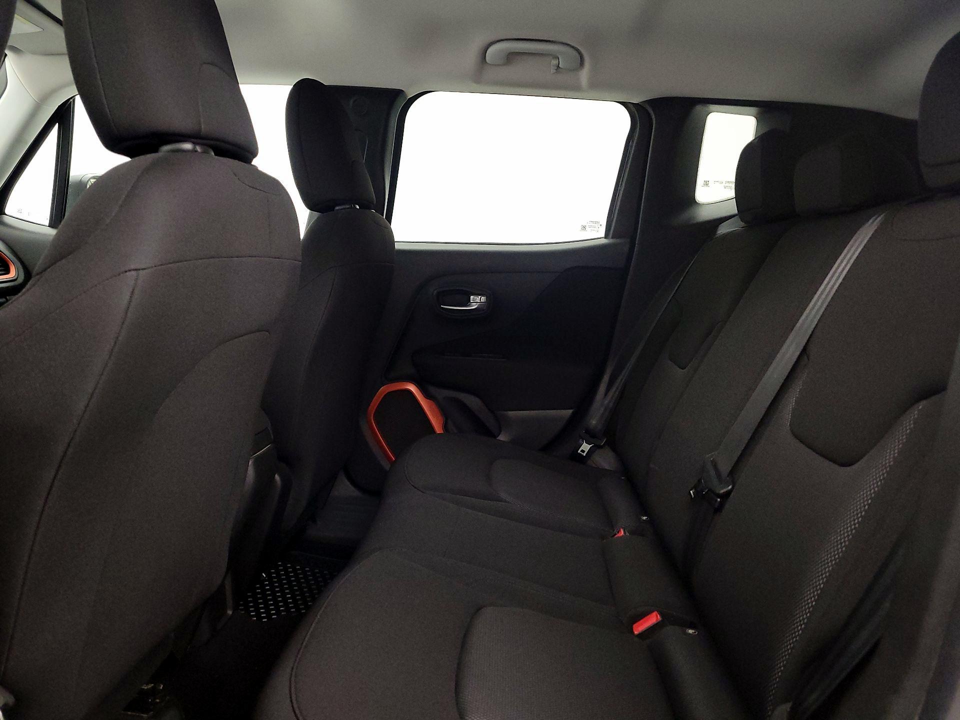 Thumbnail: 2018 Jeep Renegade - 19