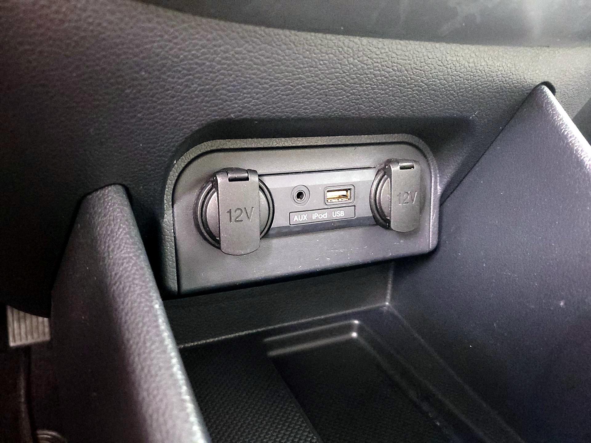 Thumbnail: 2015 Kia Rio - 17