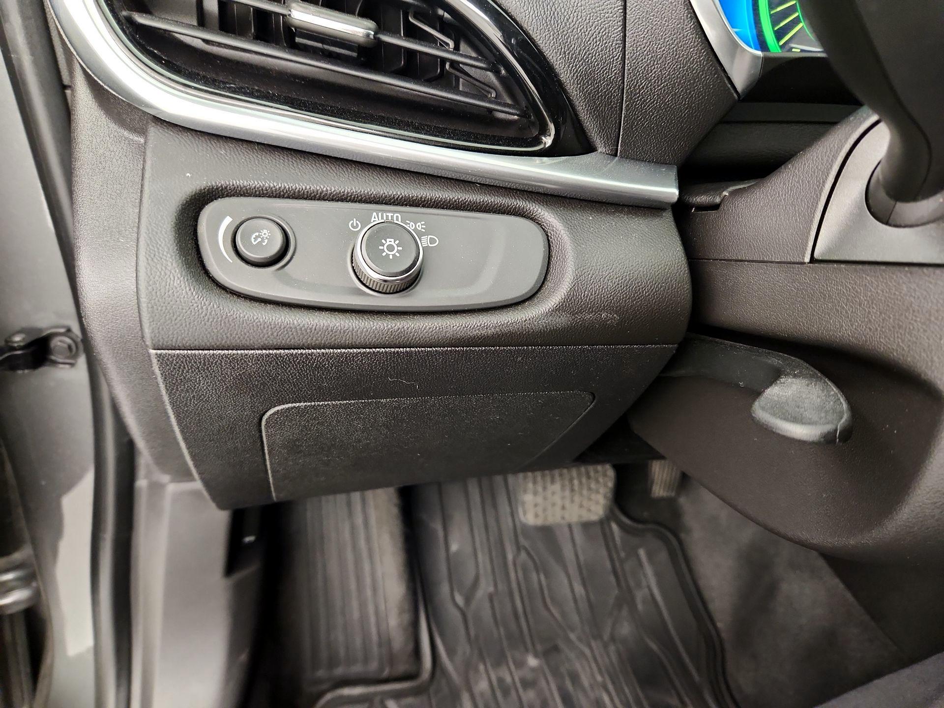 Thumbnail: 2017 Chevrolet Volt - 13