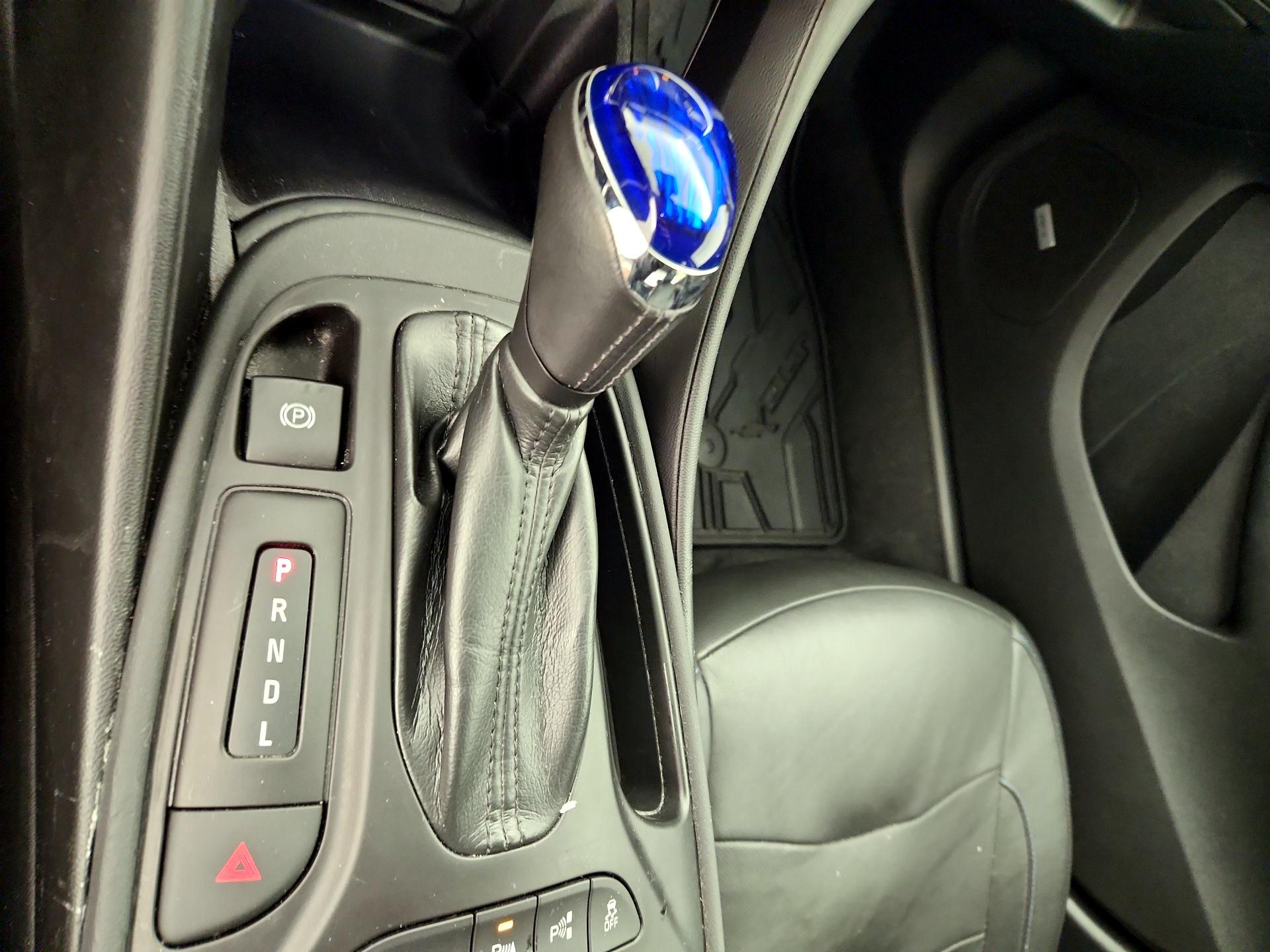 Thumbnail: 2017 Chevrolet Volt - 17