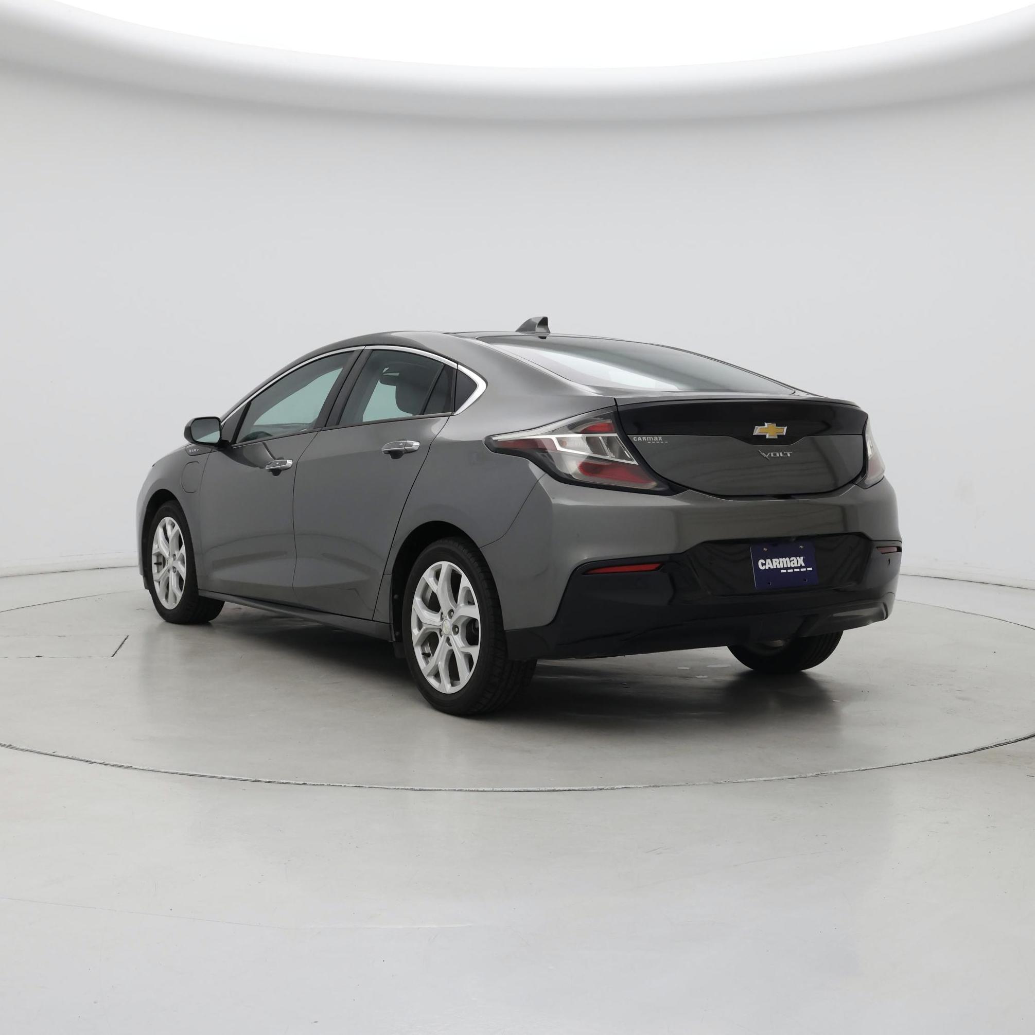 Thumbnail: 2017 Chevrolet Volt - 2