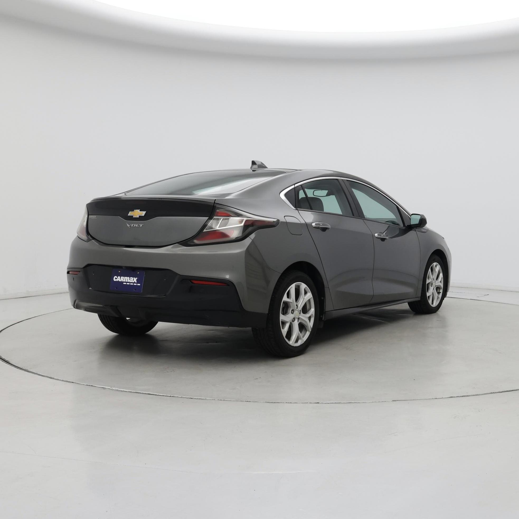 Thumbnail: 2017 Chevrolet Volt - 8