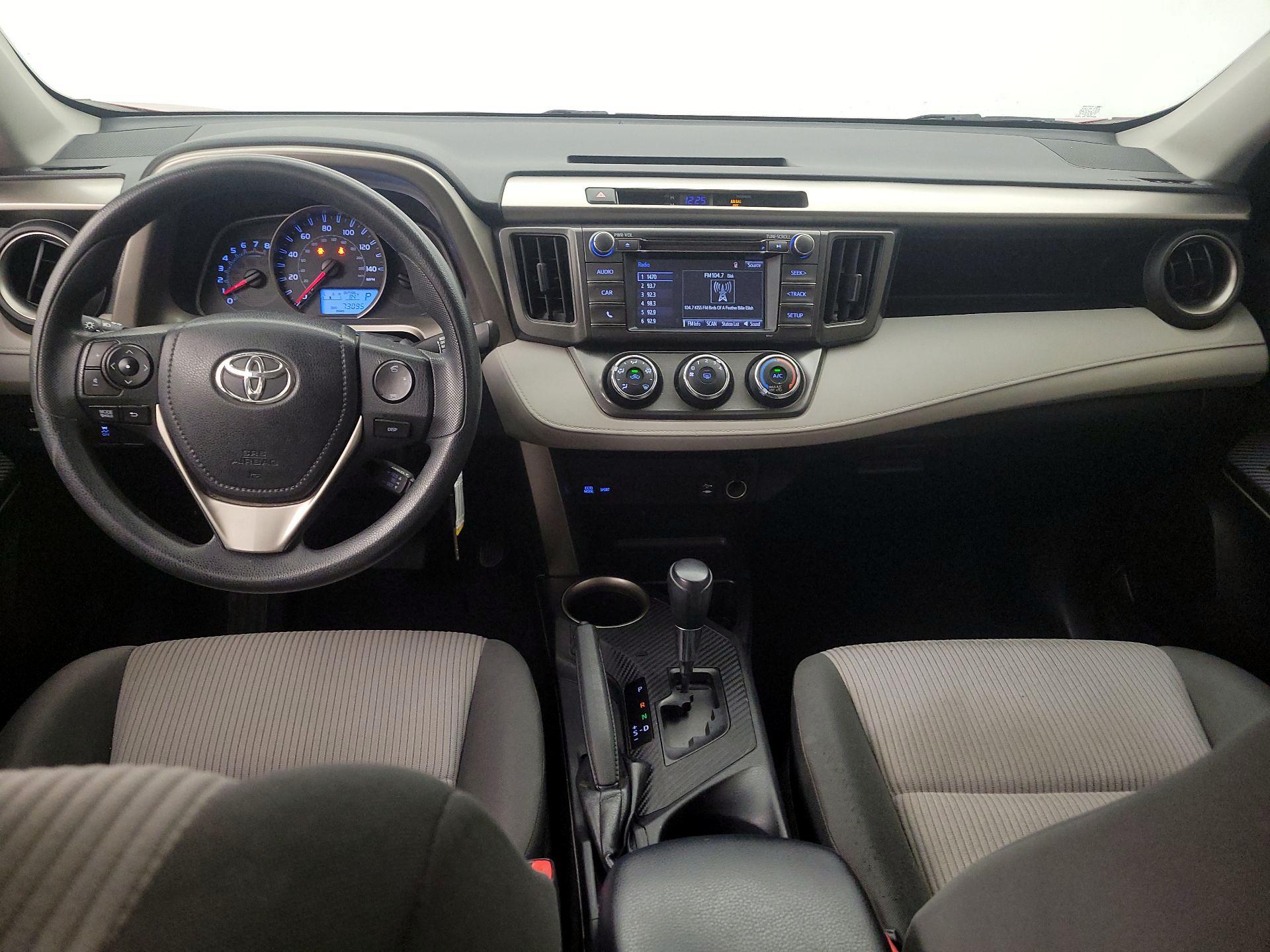 Thumbnail: 2015 Toyota RAV4 - 9