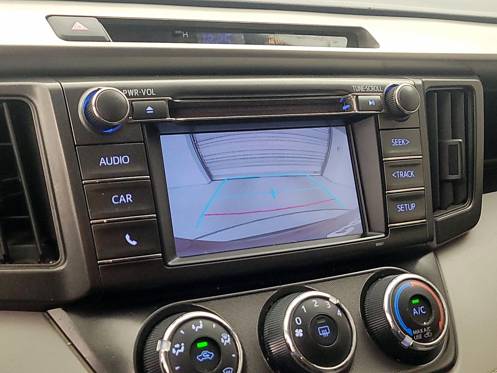 Thumbnail: 2015 Toyota RAV4 - 14