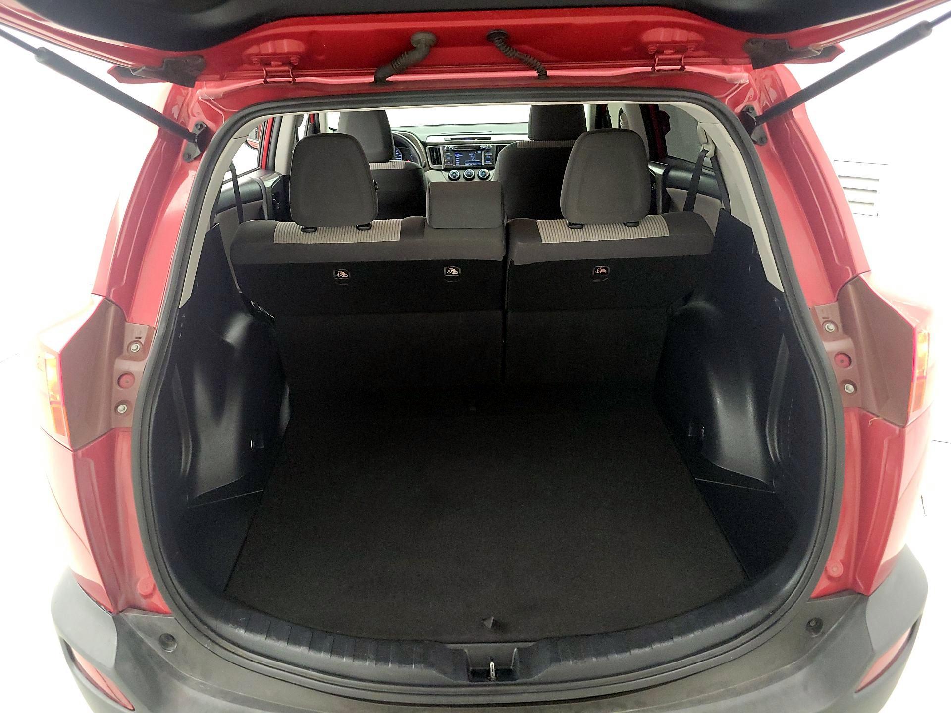 Thumbnail: 2015 Toyota RAV4 - 20