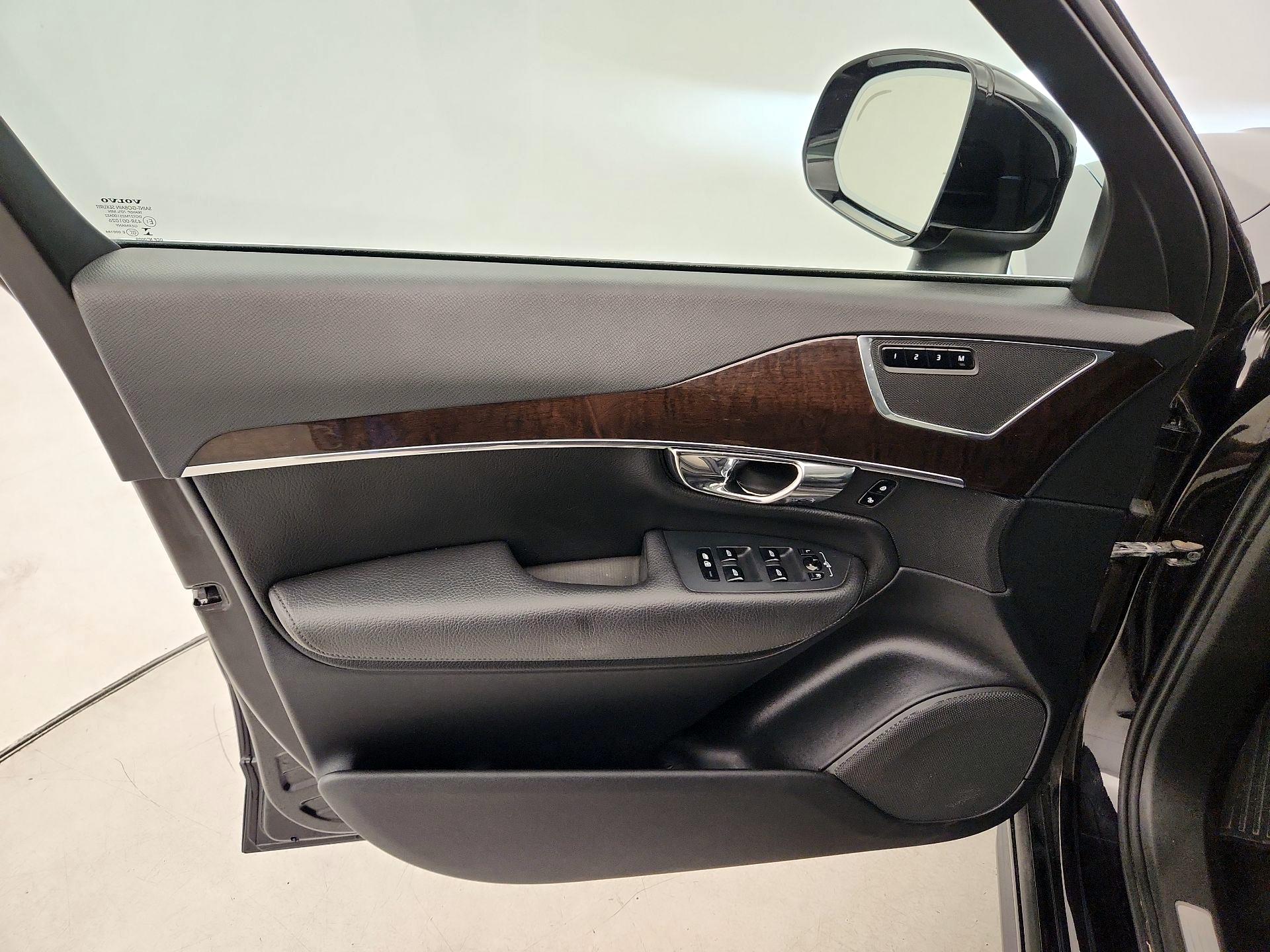 Thumbnail: 2016 Volvo XC90 - 12