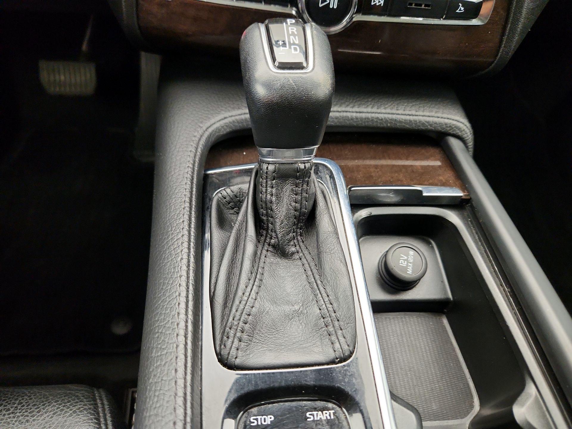 Thumbnail: 2016 Volvo XC90 - 17