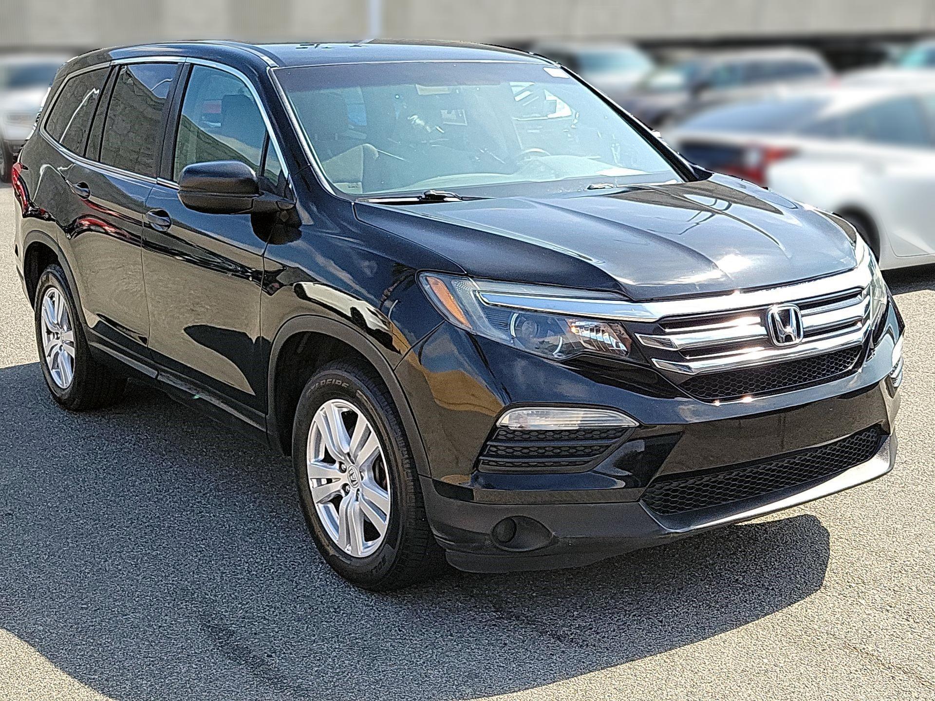 Thumbnail: 2017 Honda Pilot - 1