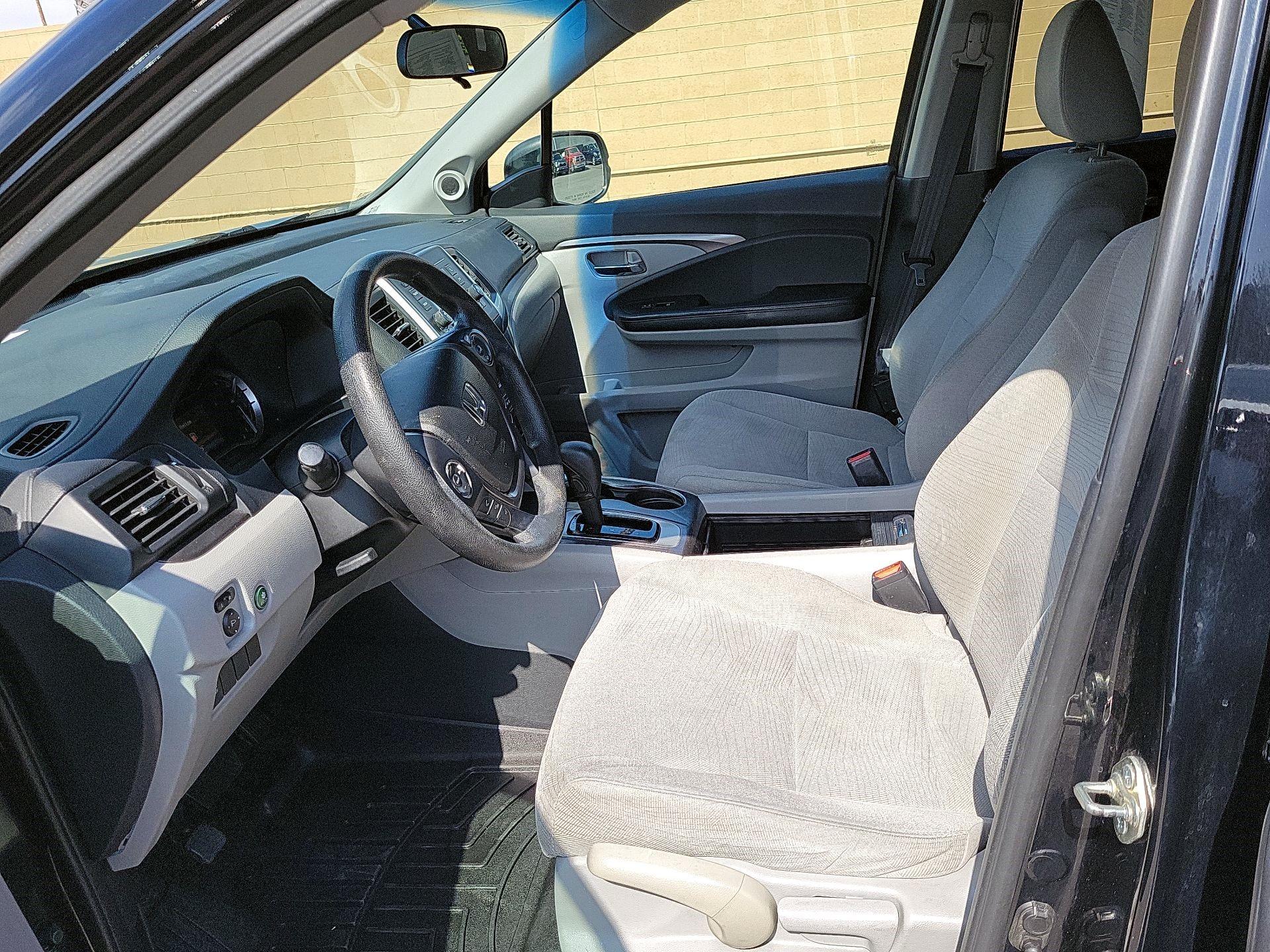 Thumbnail: 2017 Honda Pilot - 9