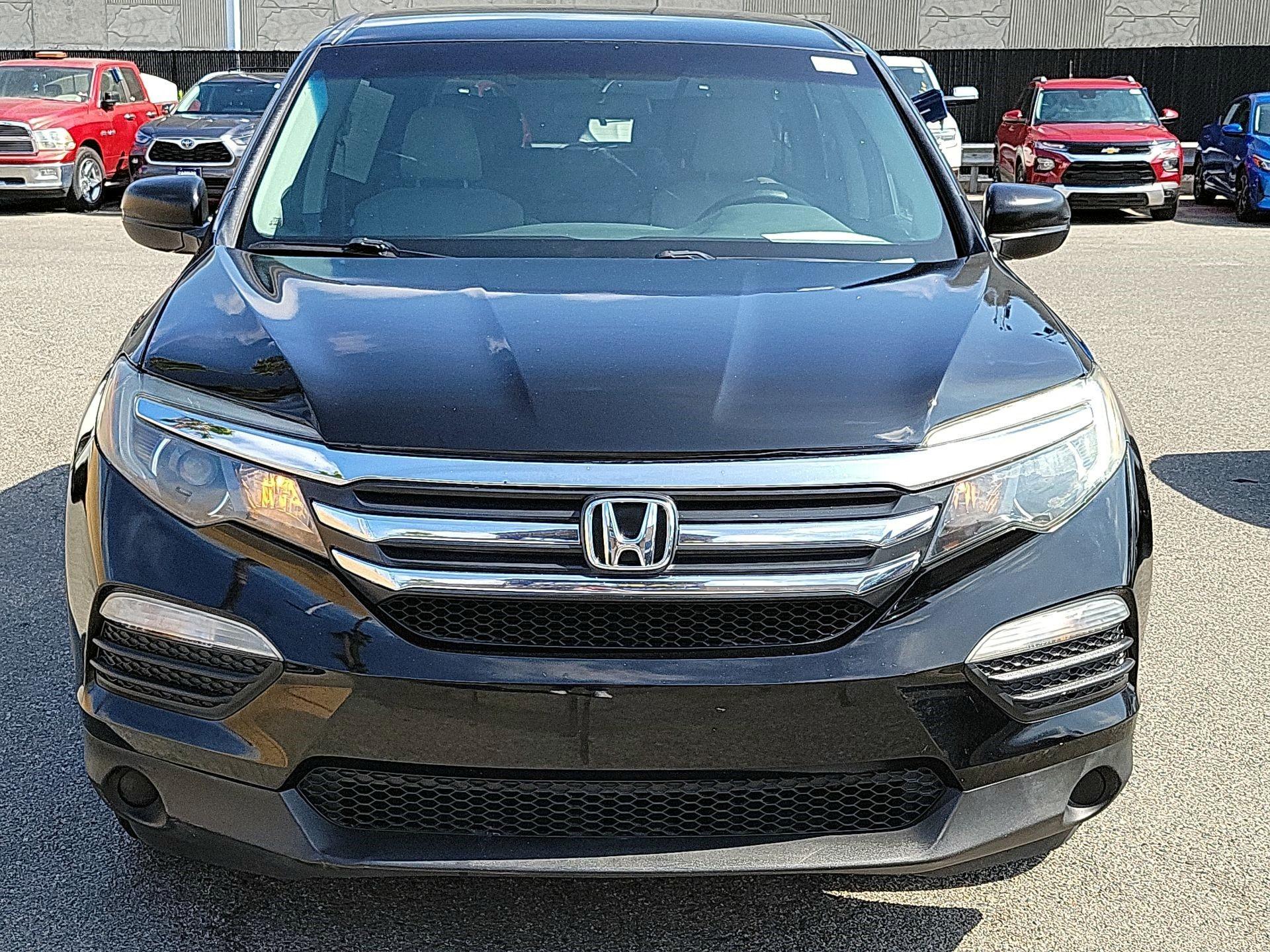 Thumbnail: 2017 Honda Pilot - 2