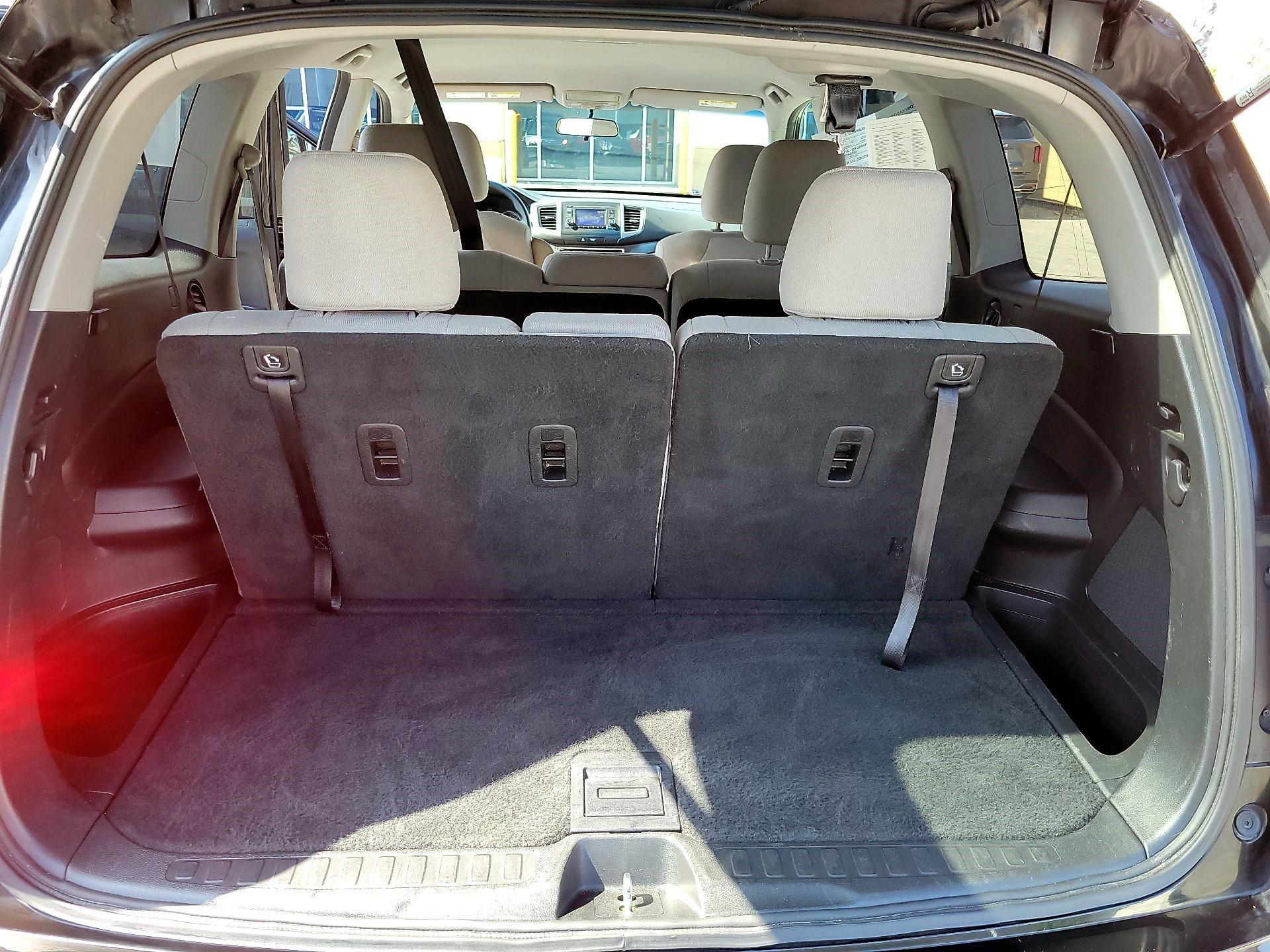 Thumbnail: 2017 Honda Pilot - 19