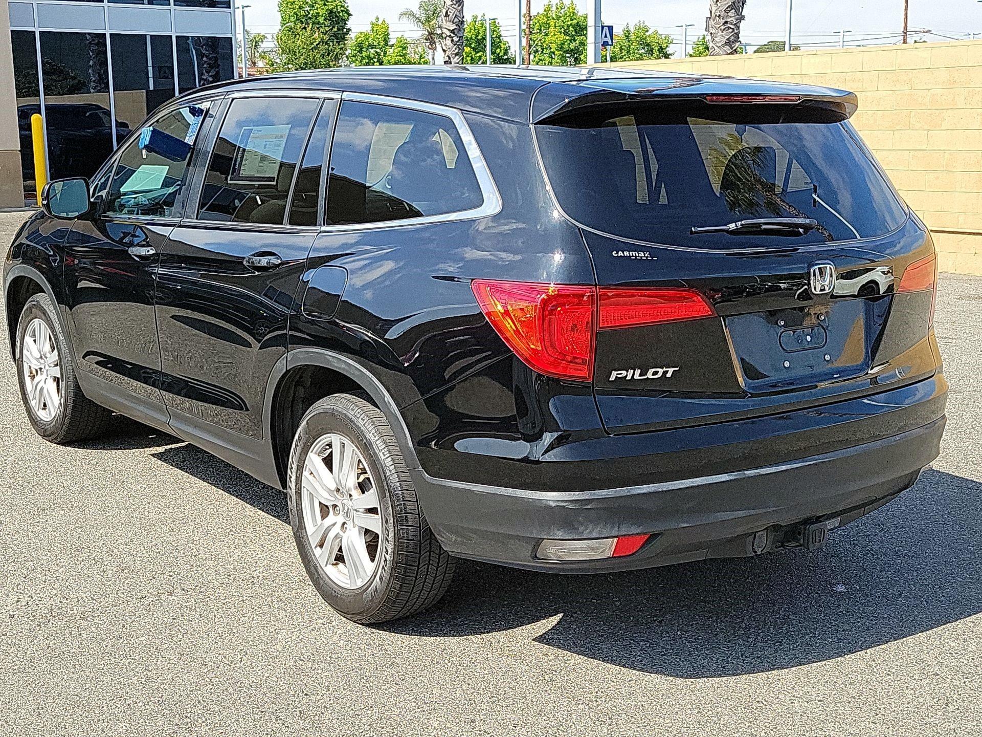 Thumbnail: 2017 Honda Pilot - 7