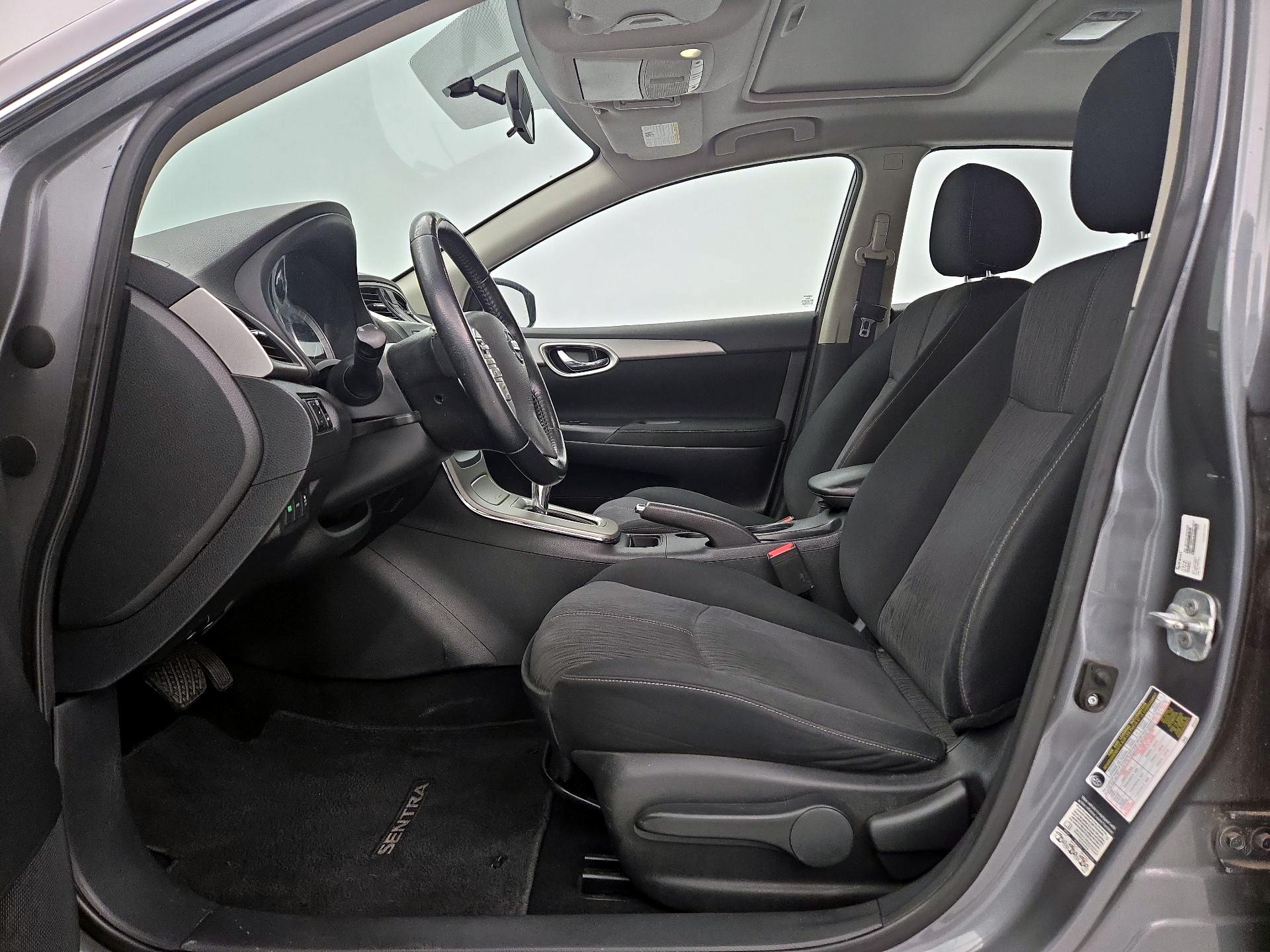 Thumbnail: 2015 Nissan Sentra - 11