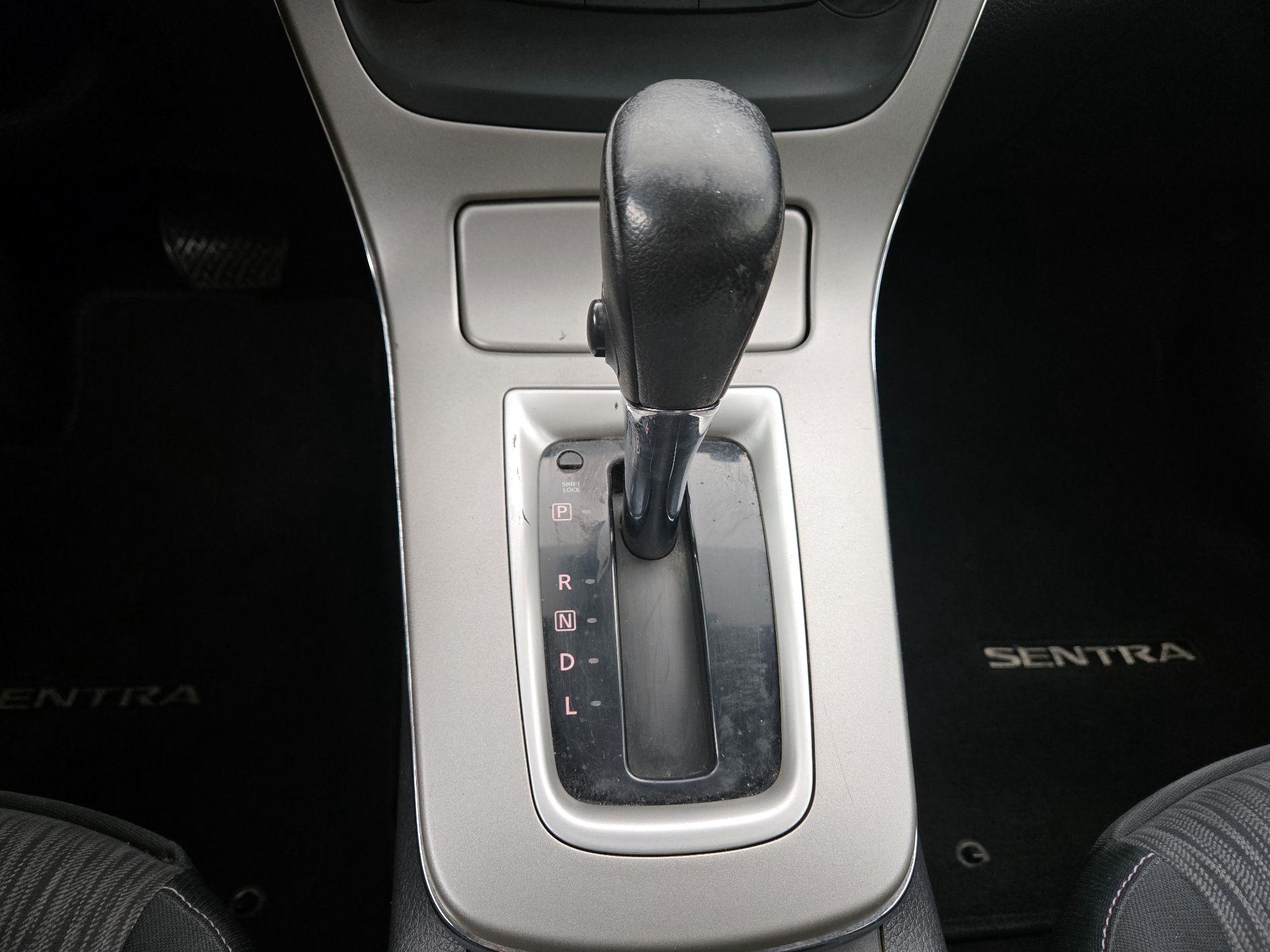 Thumbnail: 2015 Nissan Sentra - 17