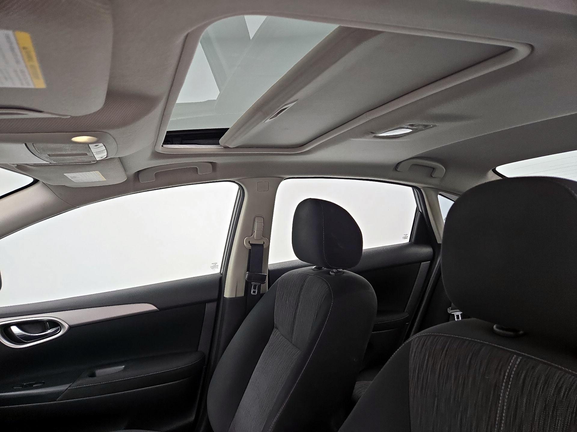 Thumbnail: 2015 Nissan Sentra - 19