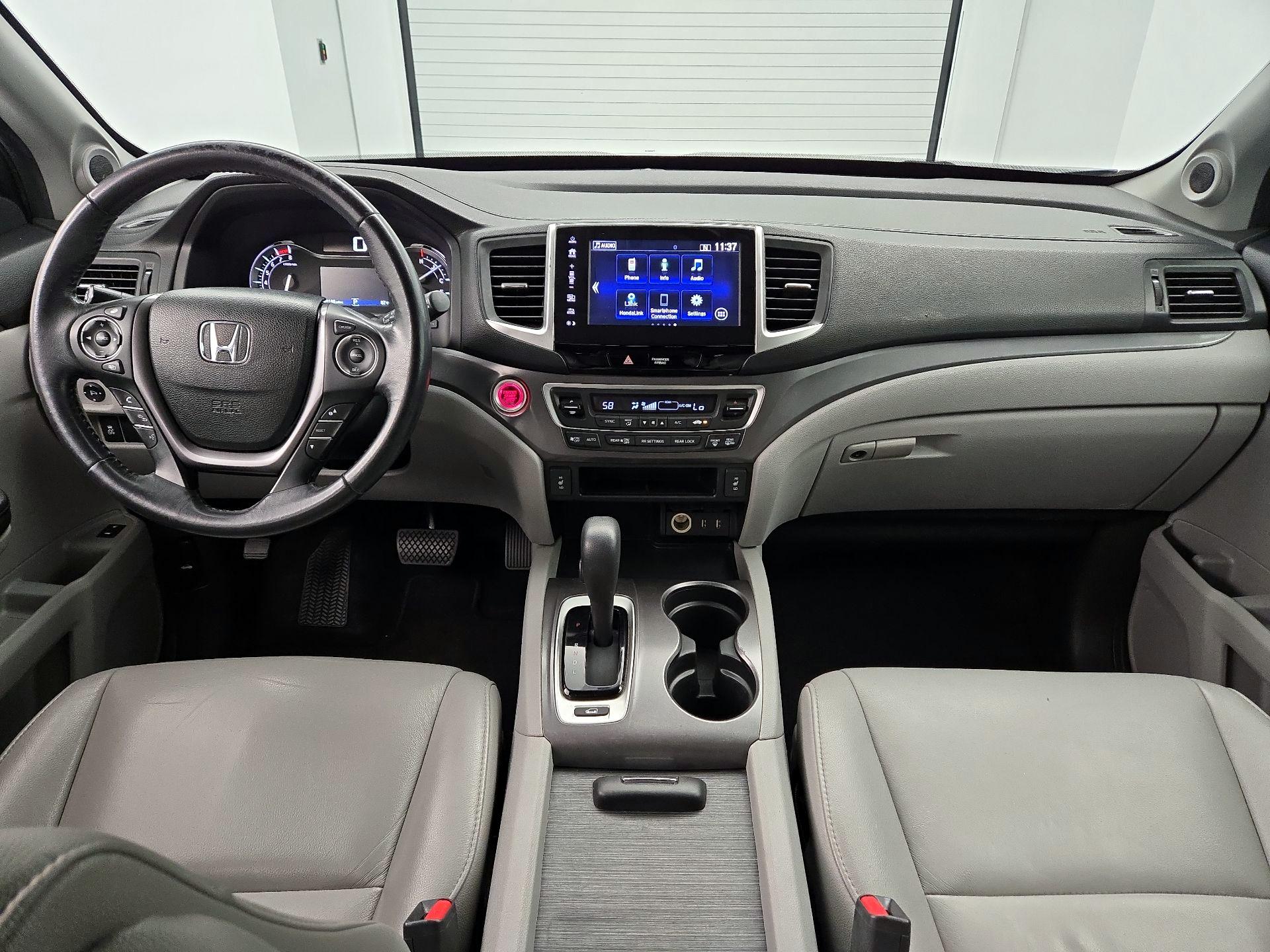 Thumbnail: 2017 Honda Pilot - 9