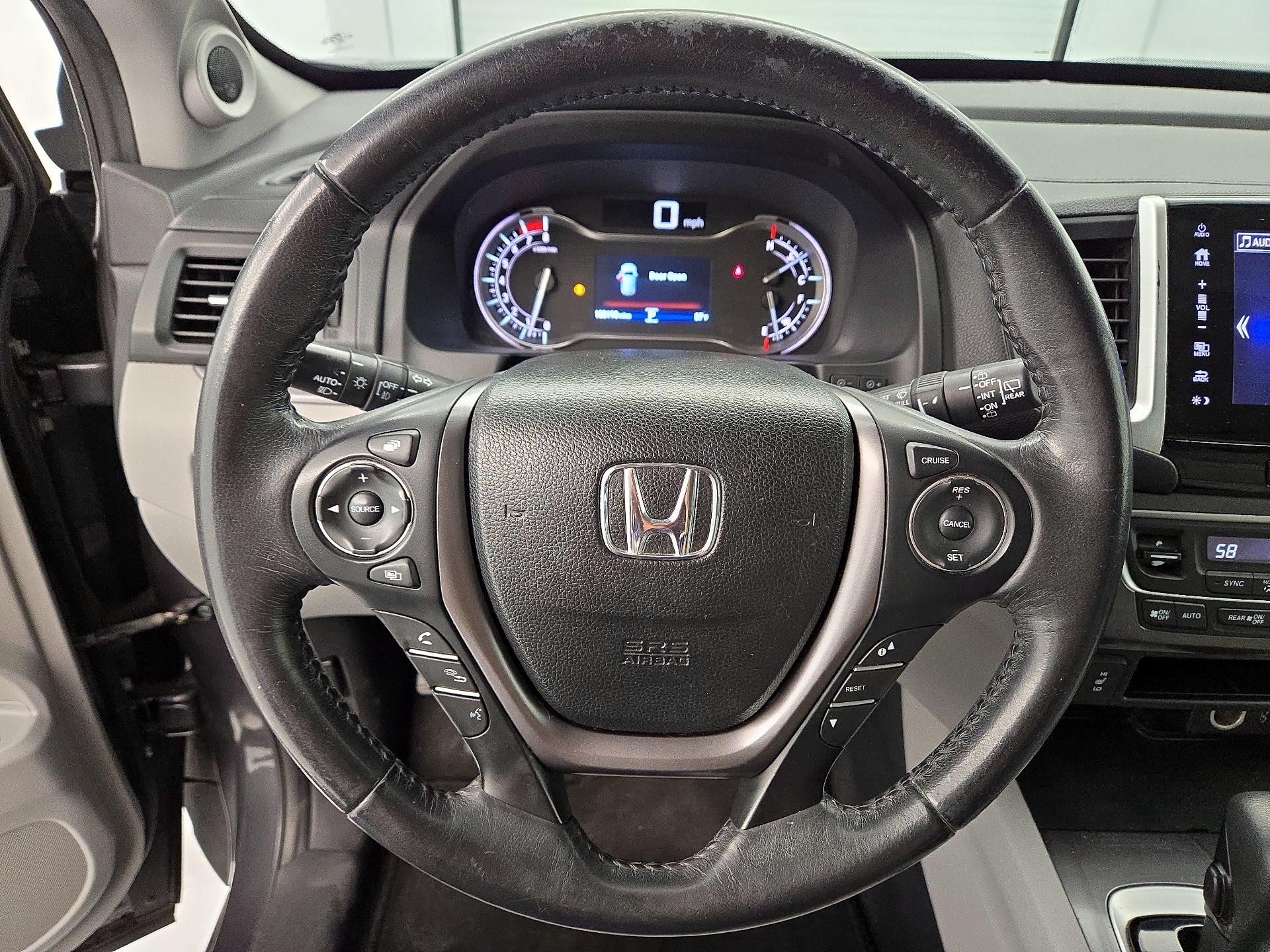 Thumbnail: 2017 Honda Pilot - 10