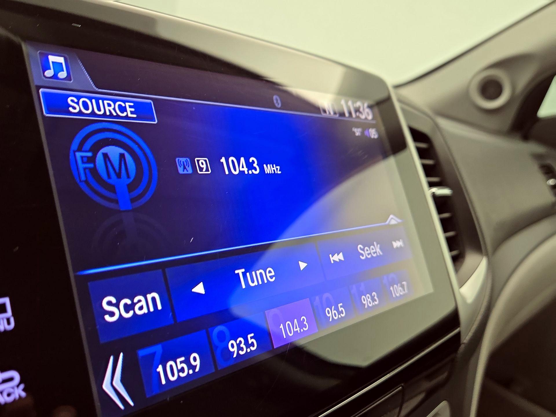 Thumbnail: 2017 Honda Pilot - 15
