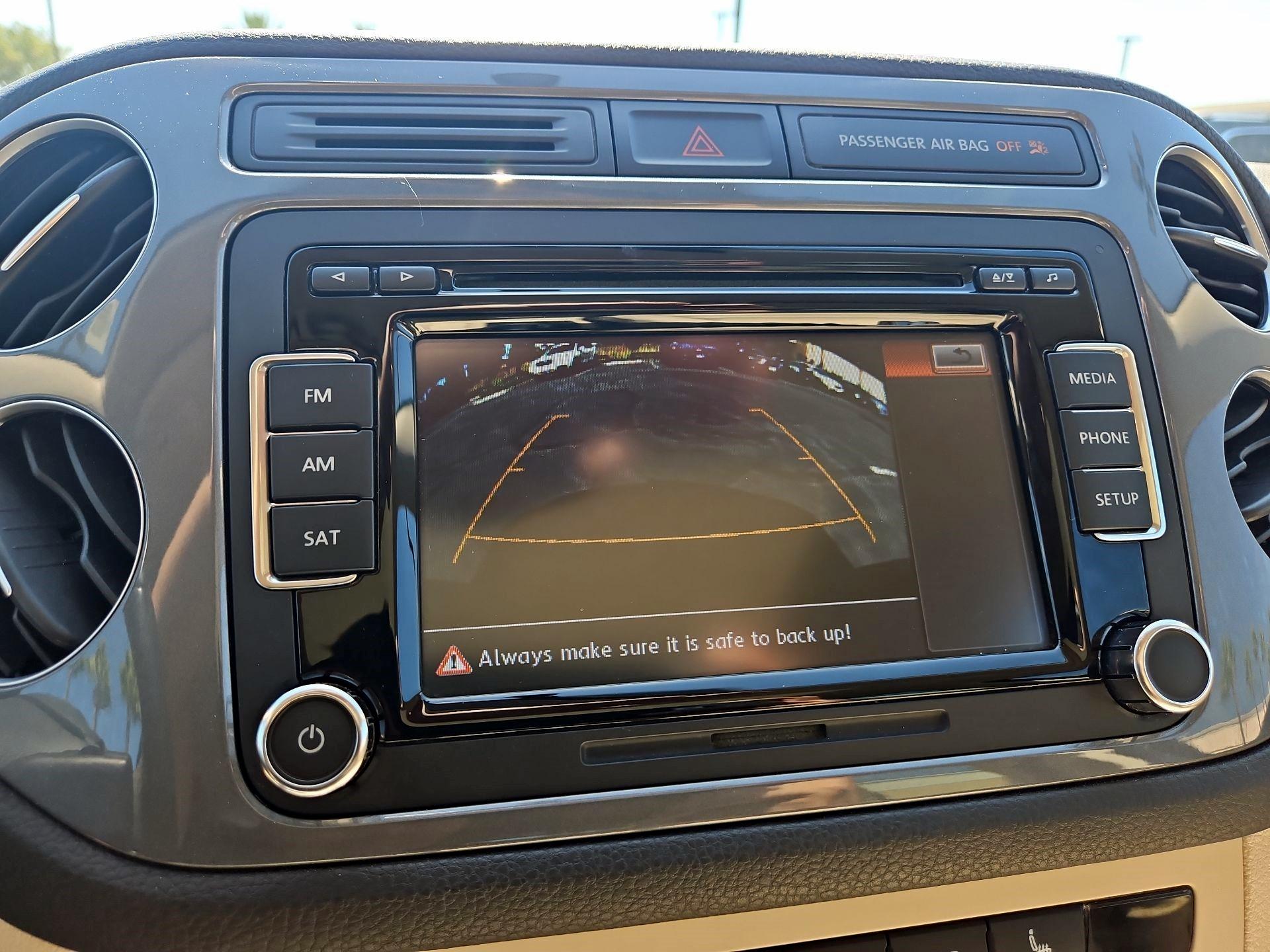 Thumbnail: 2015 Volkswagen Tiguan - 12