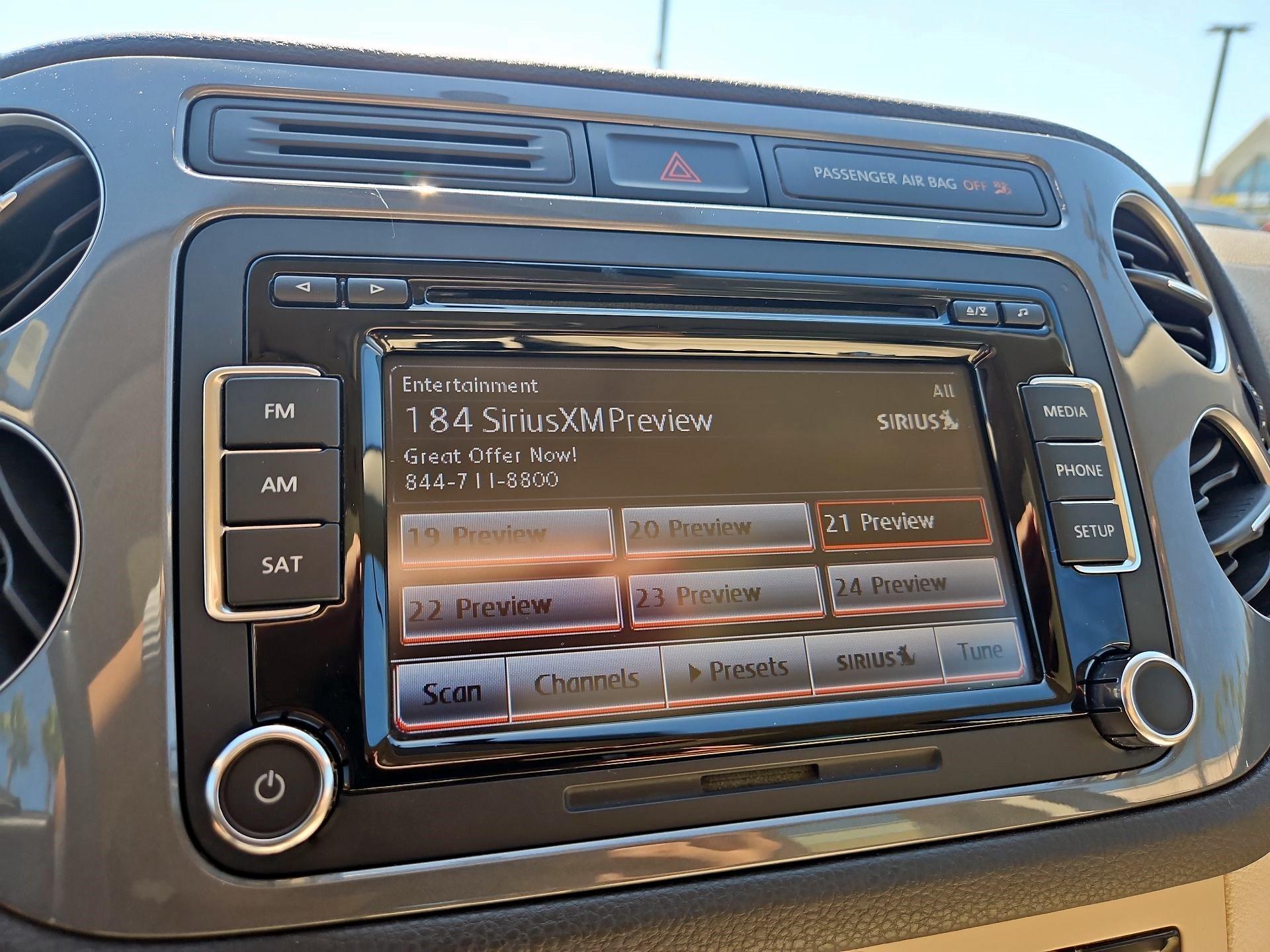 Thumbnail: 2015 Volkswagen Tiguan - 13