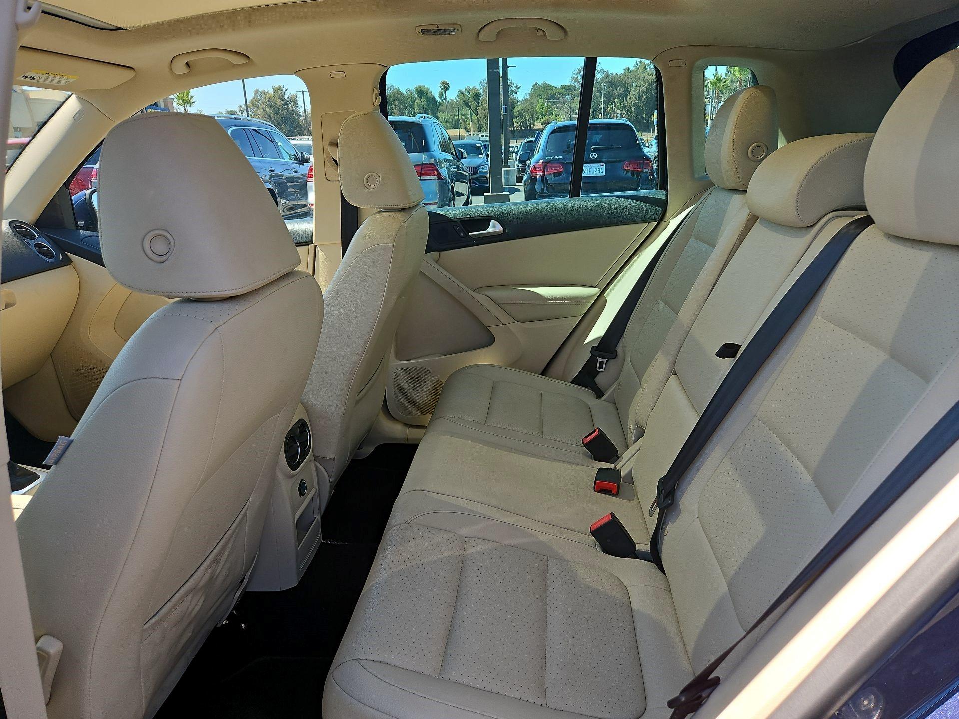 Thumbnail: 2015 Volkswagen Tiguan - 18