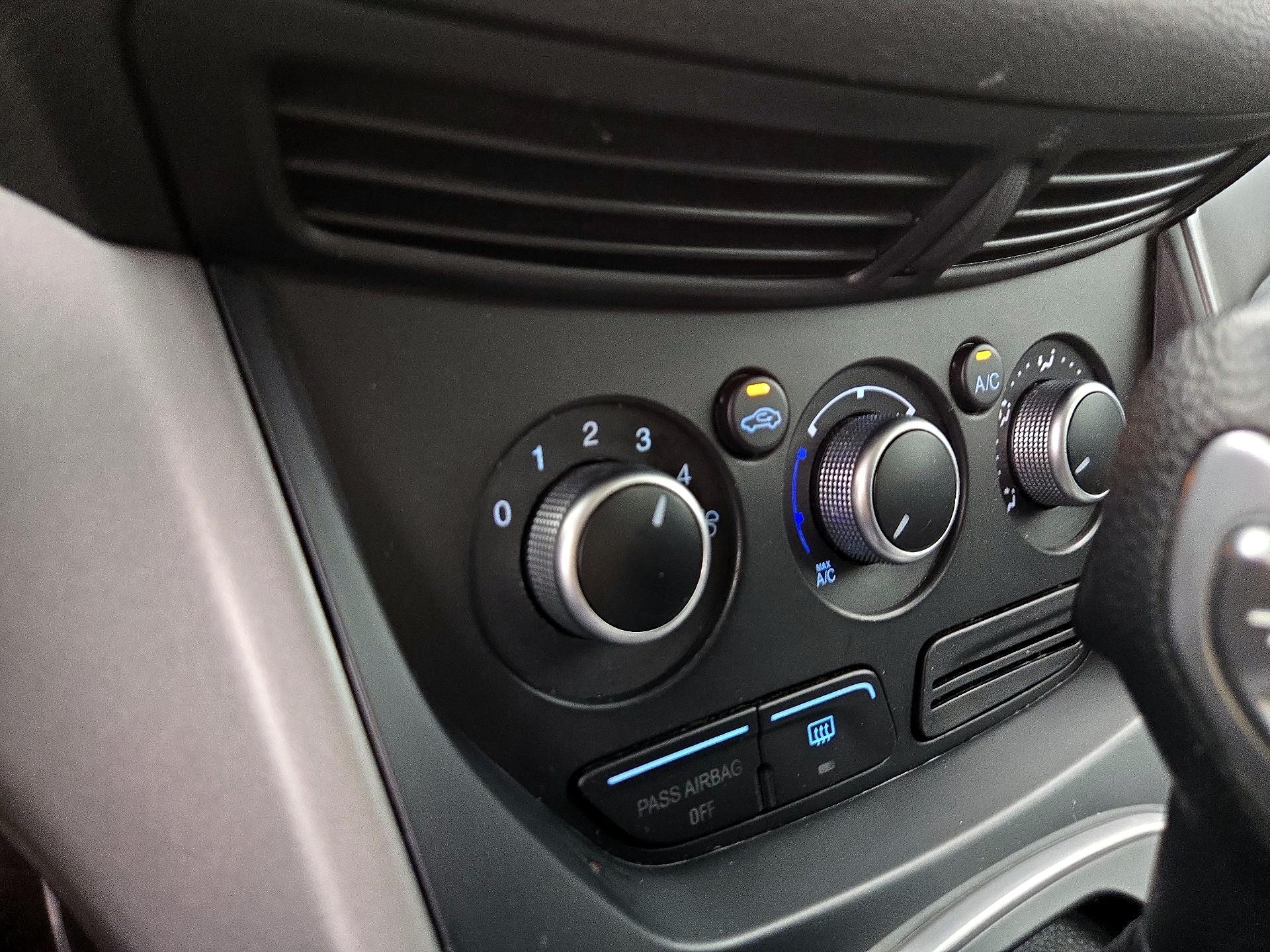 Thumbnail: 2014 Ford Escape - 16