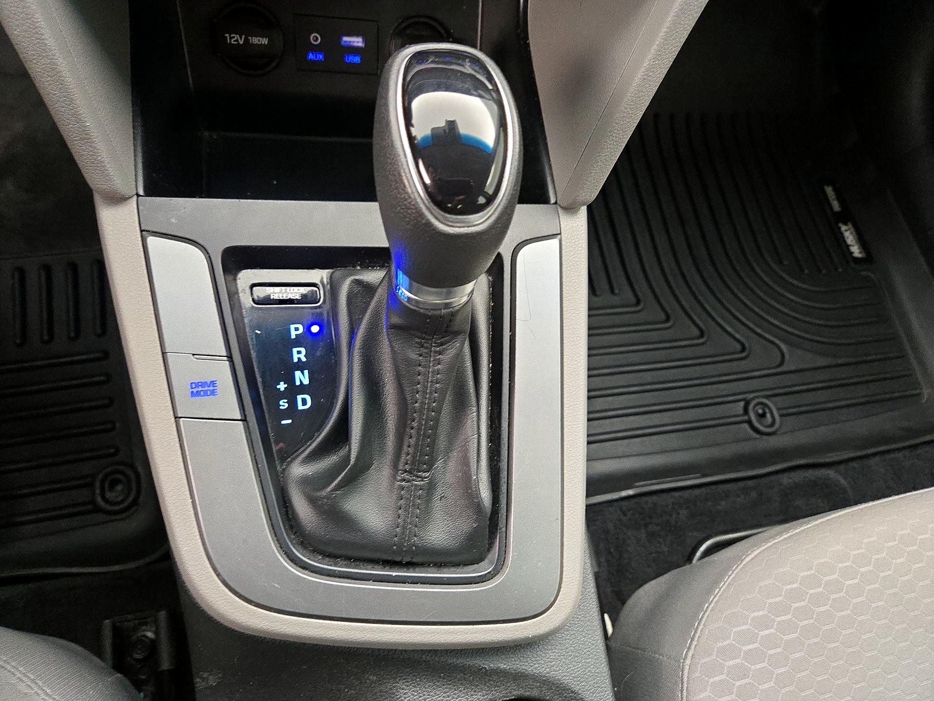 Thumbnail: 2020 Hyundai Elantra - 17