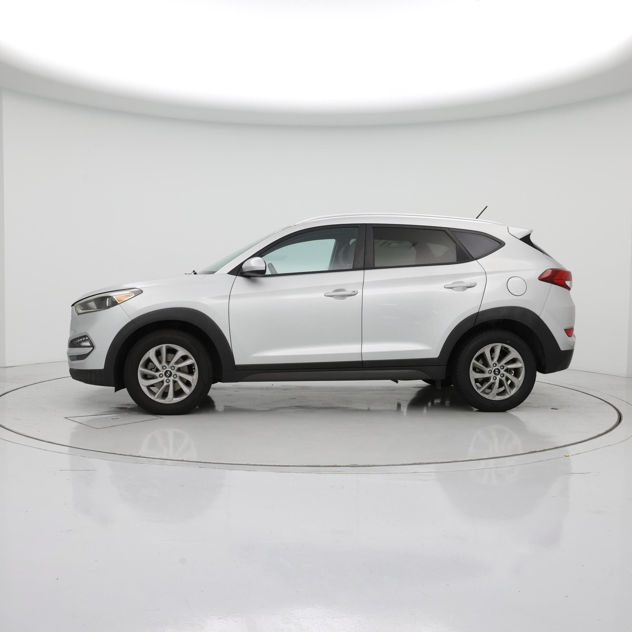 Thumbnail: 2016 Hyundai Tucson - 3