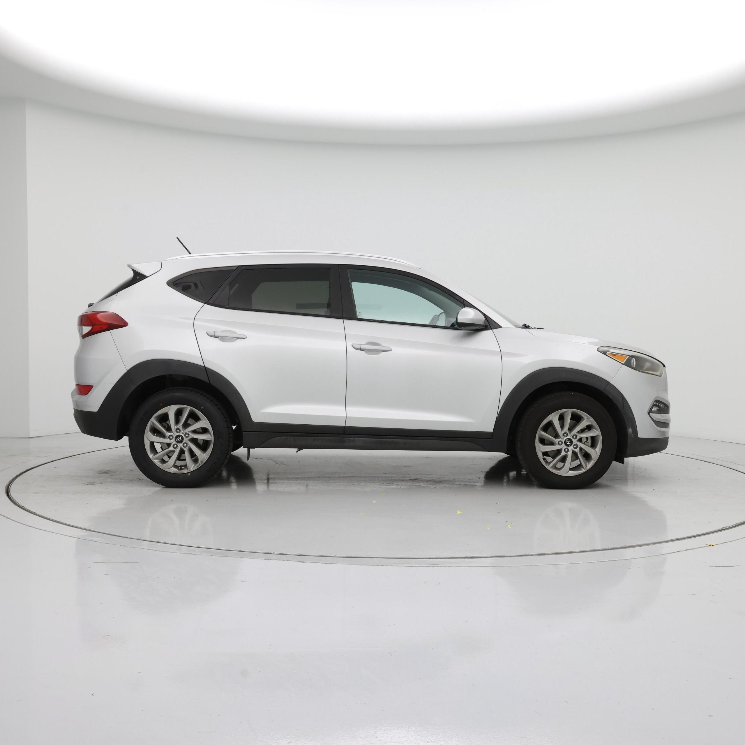 Thumbnail: 2016 Hyundai Tucson - 7