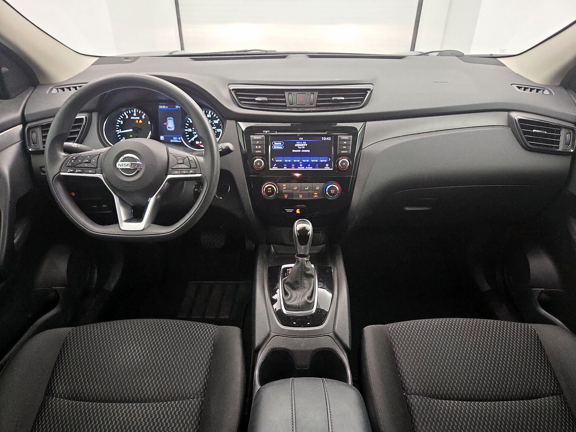 Thumbnail: 2020 Nissan Rogue Sport - 9