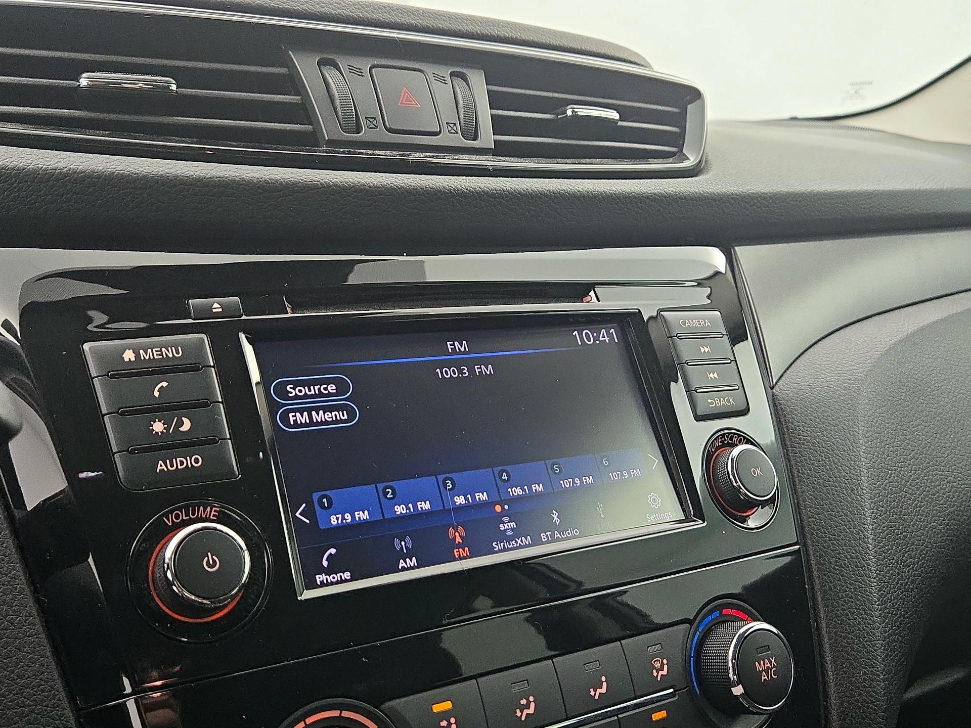 Thumbnail: 2020 Nissan Rogue Sport - 15