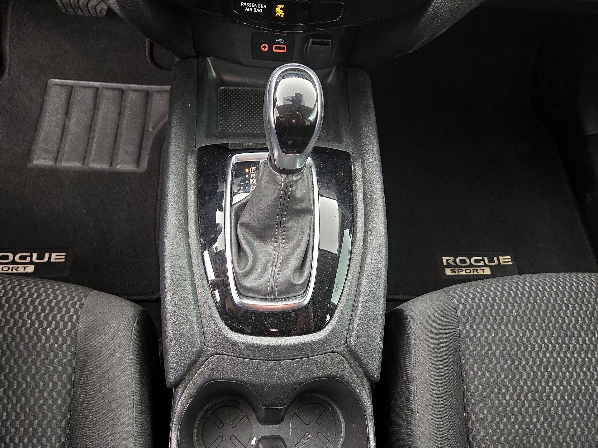 Thumbnail: 2020 Nissan Rogue Sport - 17